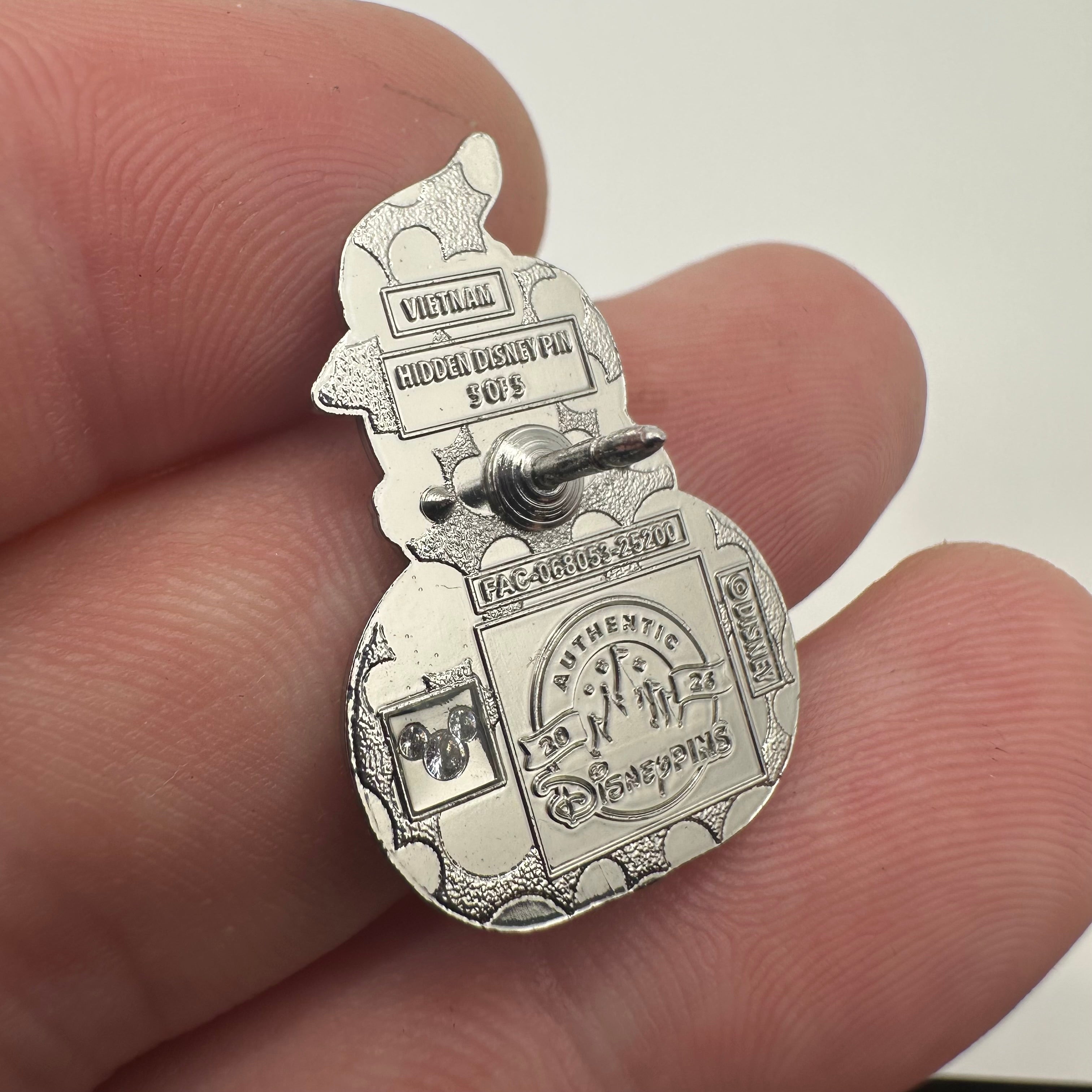 2026 - Chip And Dale - Chip in Pumpkin - Halloween - Hidden Disney - Disney Pin