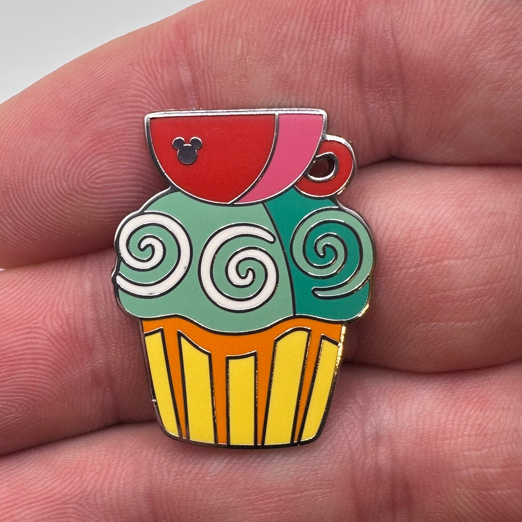 2025 - Disneyland - Cupcake - Alice in Wonderland - Mad Tea Party - Disney Pin