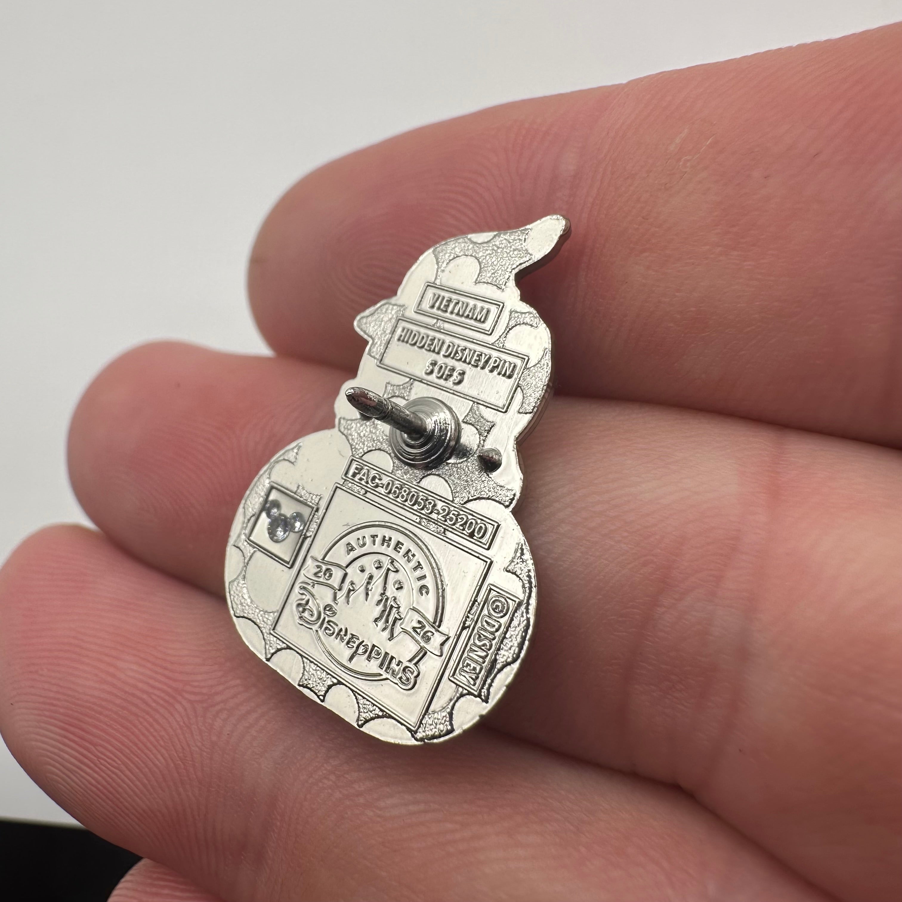 2026 - Chip And Dale - Chip in Pumpkin - Halloween - Hidden Disney - Disney Pin