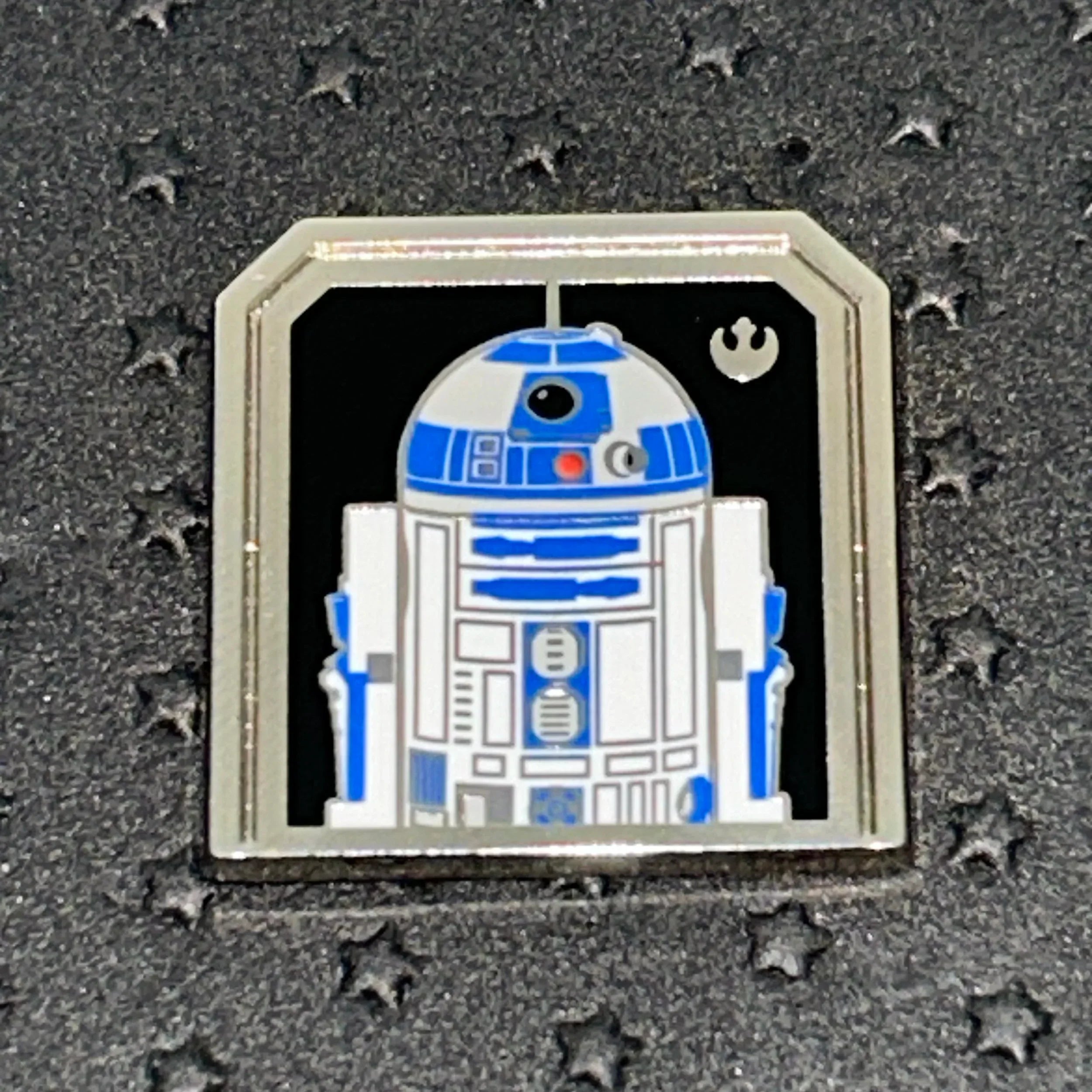2024 - R2-D2 - Star Wars - Droid - Hidden Disney - Pin