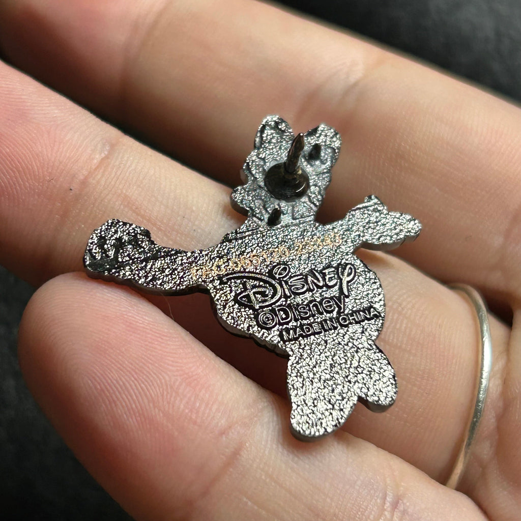 Loungefly -  Daisy Duck - Guitar - Disney Pin