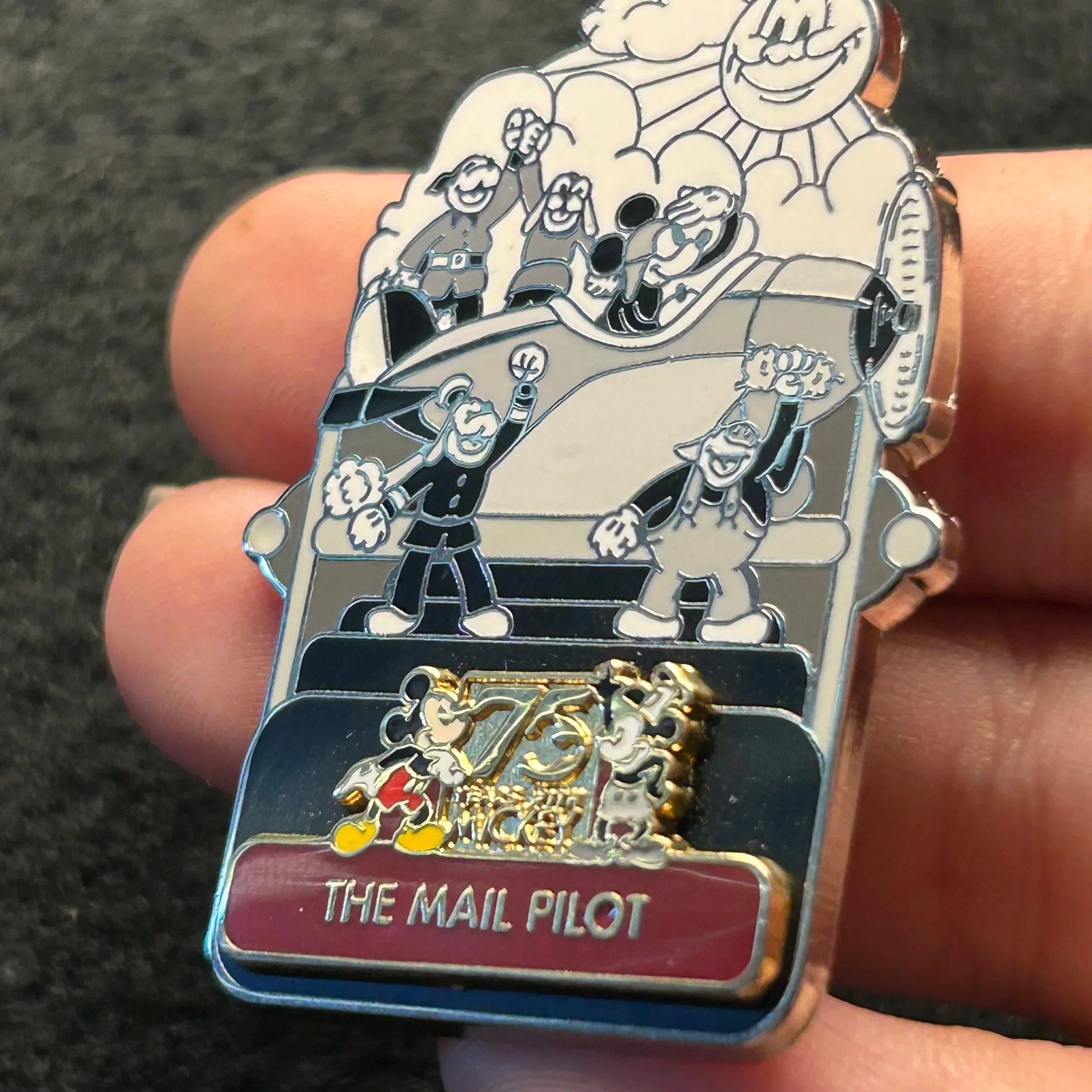 2004 - Mickey Mouse - Mail Pilot - 75th Anniversary - LE 2,000 - Disney Pin on Pin
