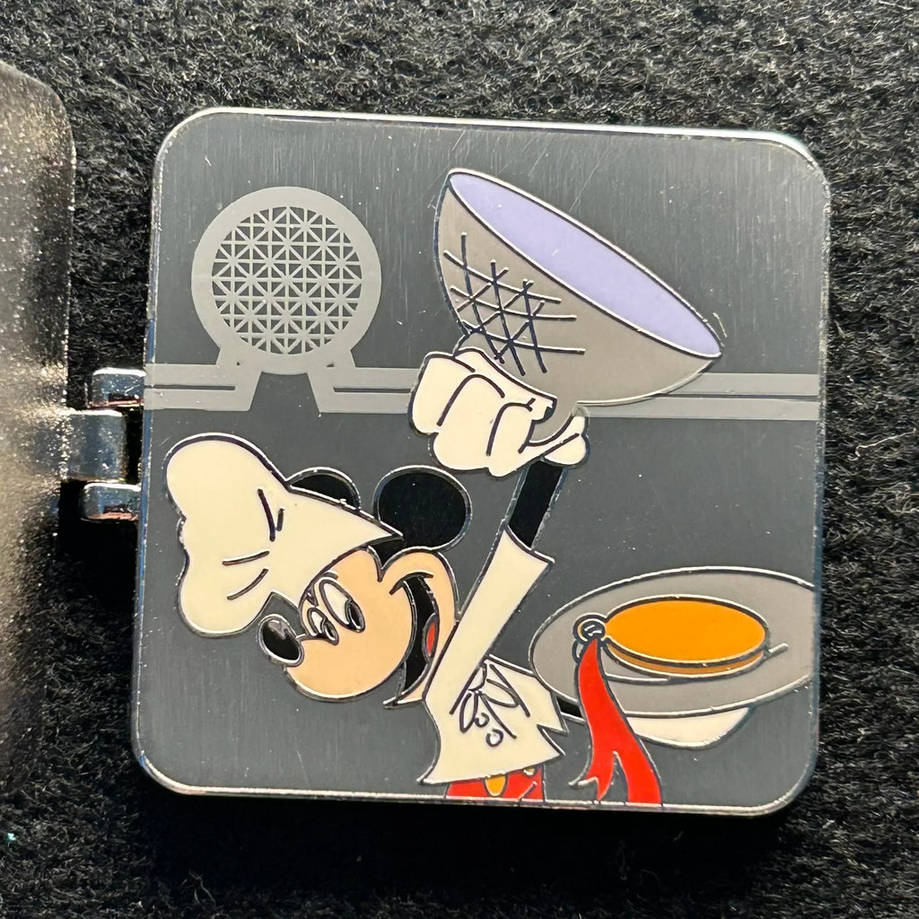 2017 - Mickey Mouse - 13.1 Miles - runDisney - Hinge - LR - Wine and Dine - Disney Pin