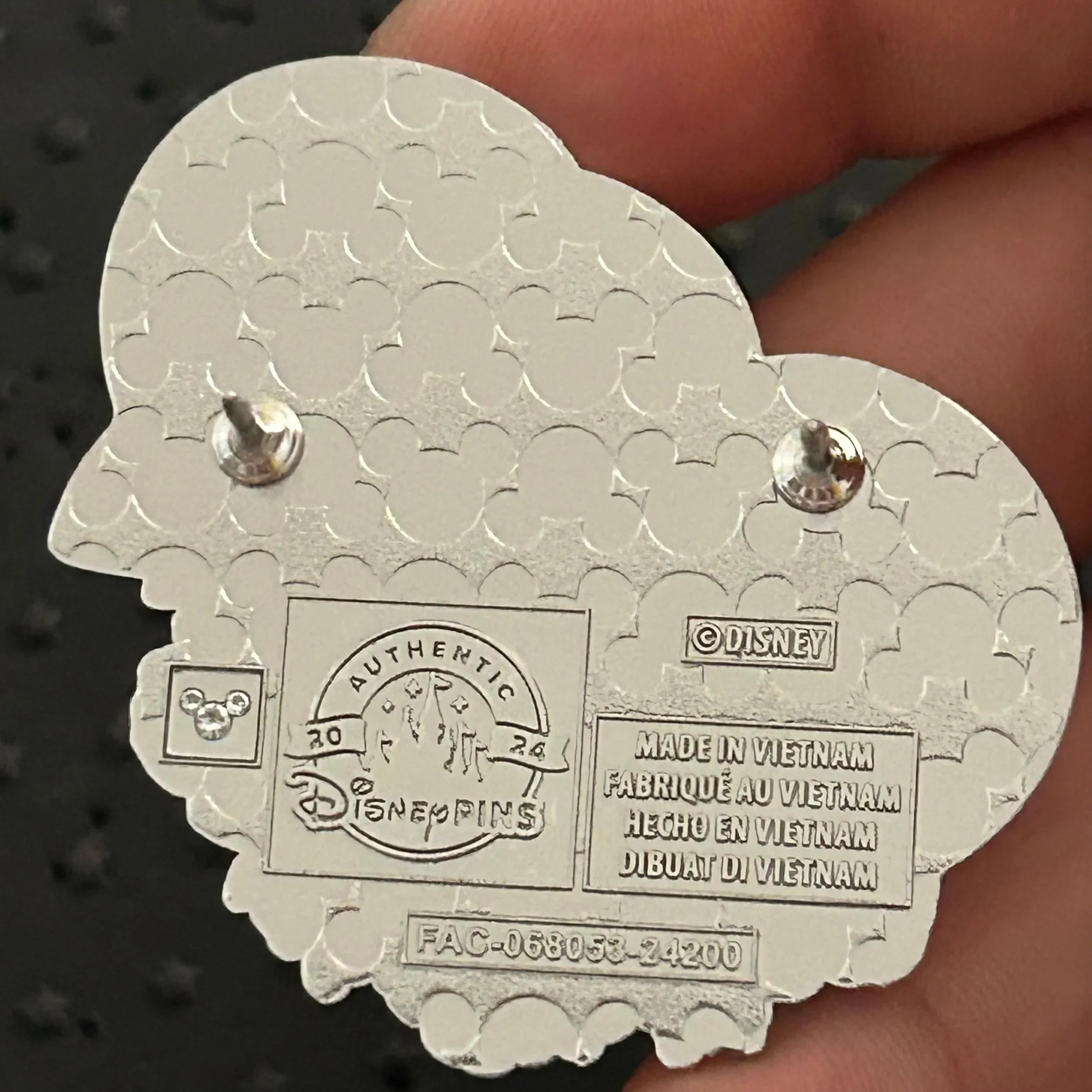 2024 - Lizzie McGuire - Red Heart and Flowers - Disney Pin