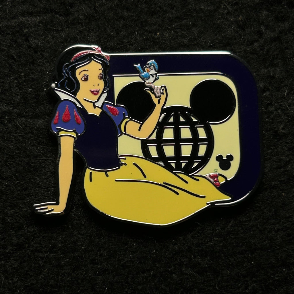 2025 - Snow White D - WAVE B - Hidden Mickey - Disney Pin