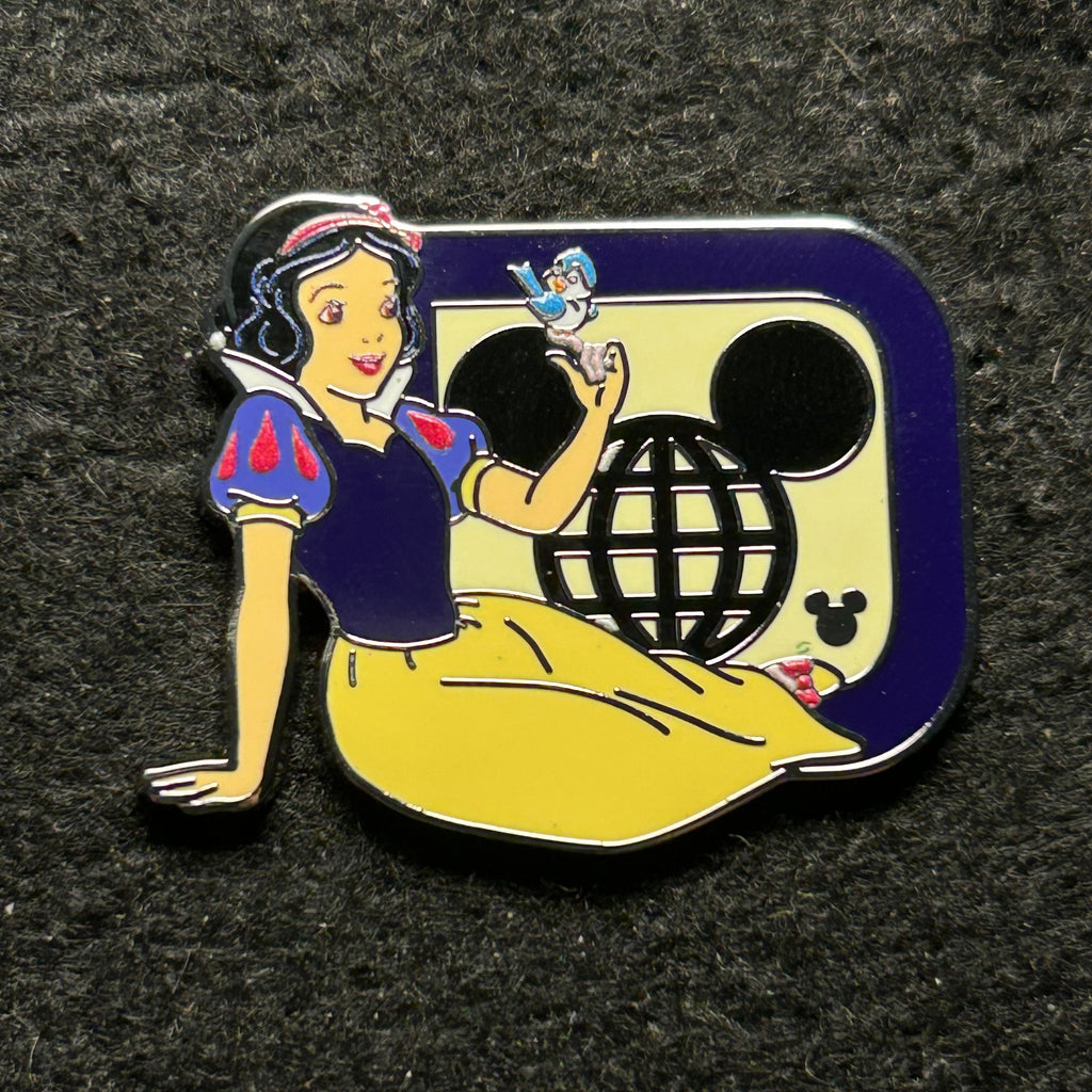 2025 - Snow White D - WAVE B - Hidden Mickey - Disney Pin