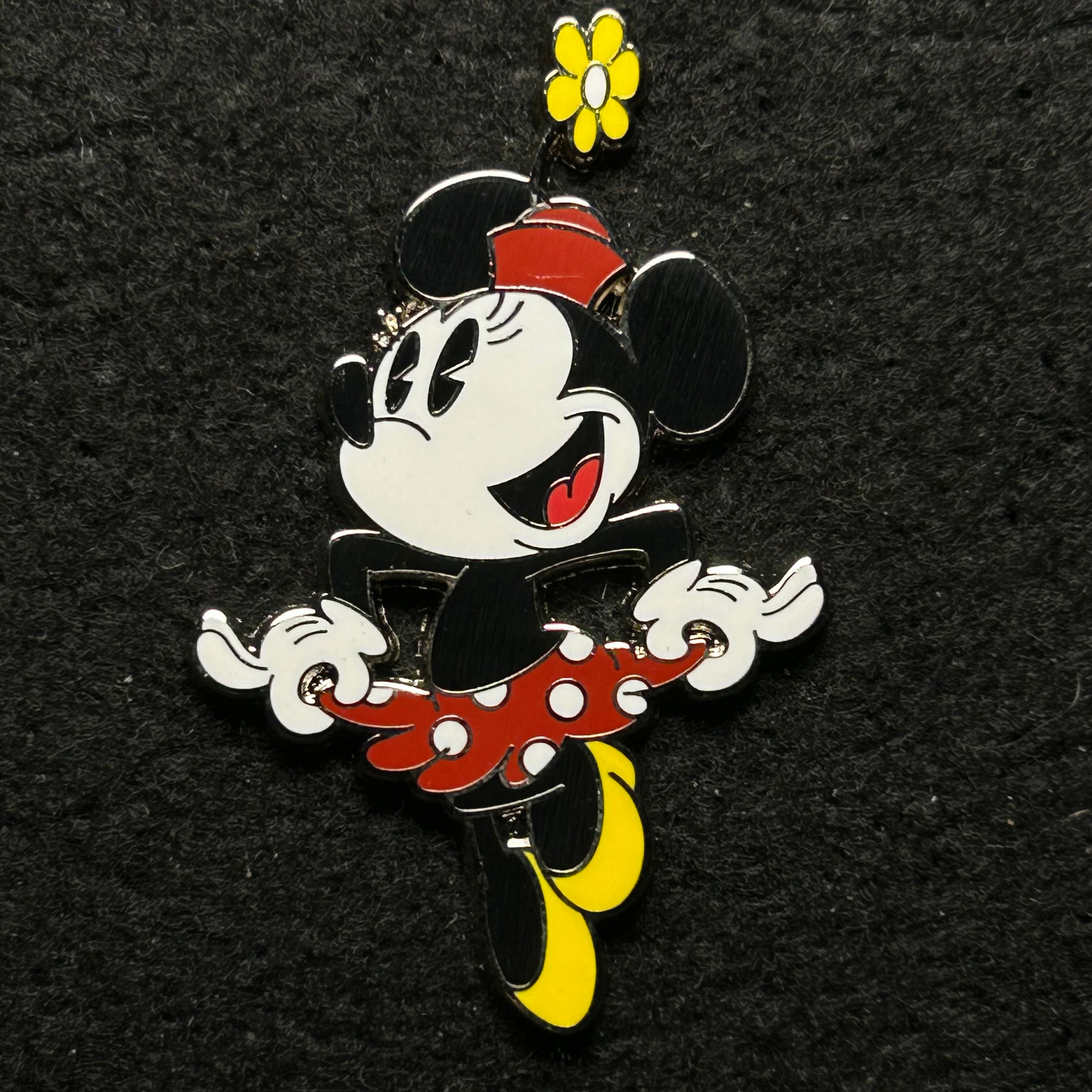 2024 - Minnie Mouse Holding Skirt - Full Body -  Disney Pin