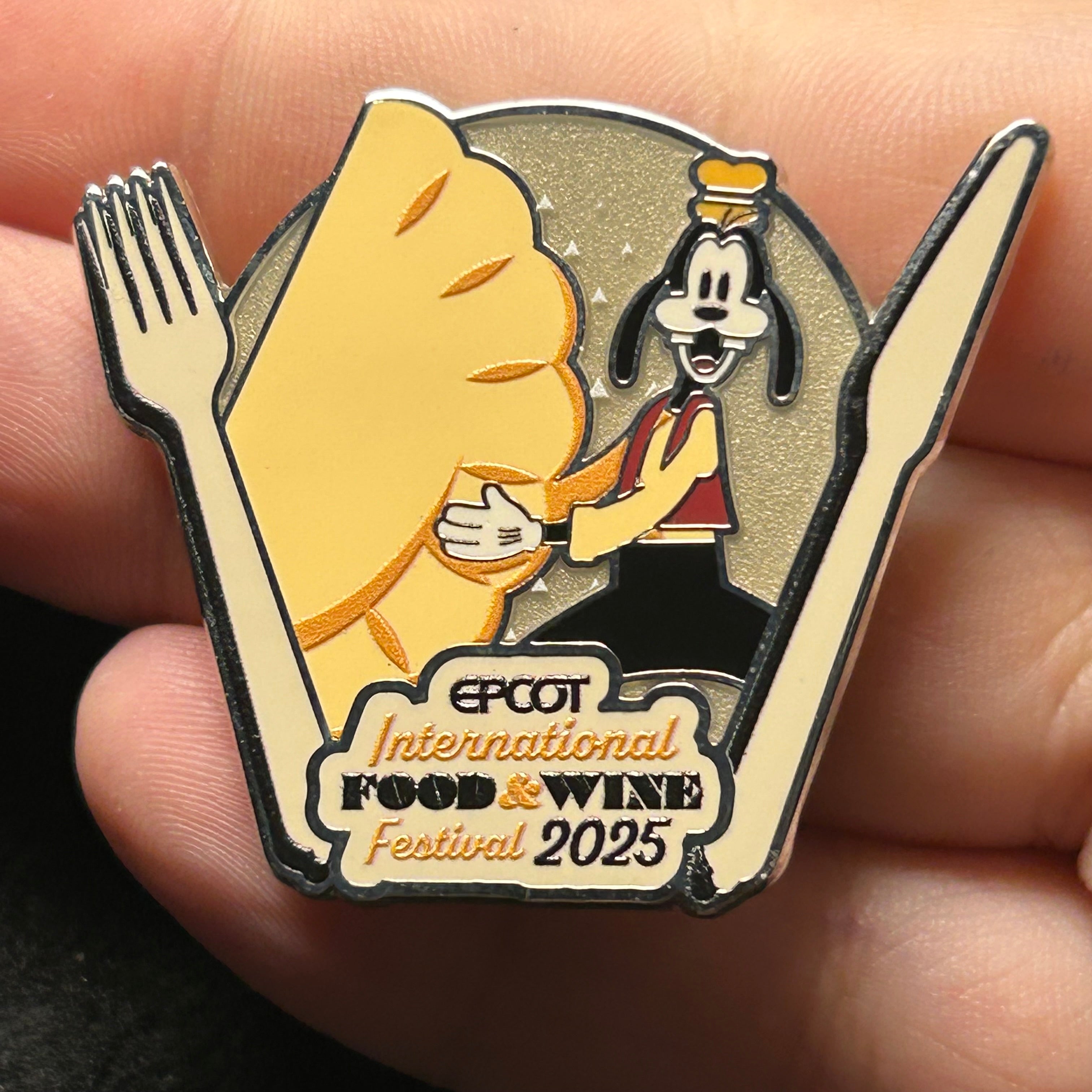 2025 LR - Goofy Holding Empanada - EPCOT International Food and Wine Festival - Disney Pin