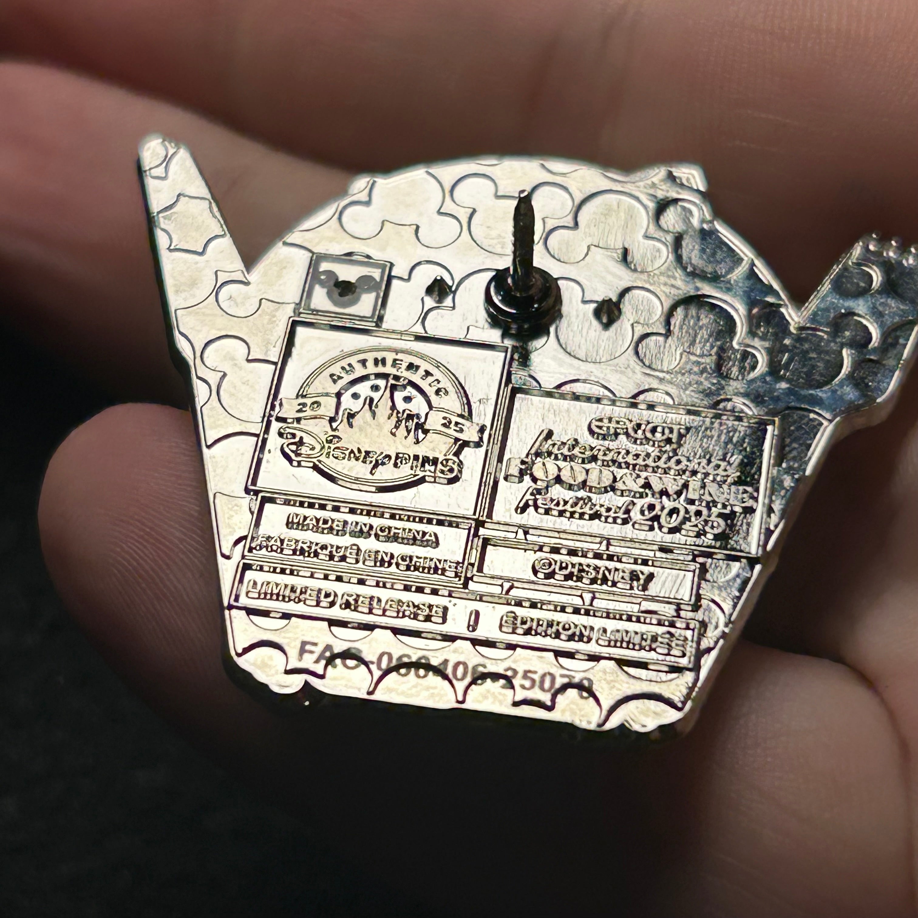 2025 LR - Goofy Holding Empanada - EPCOT International Food and Wine Festival - Disney Pin