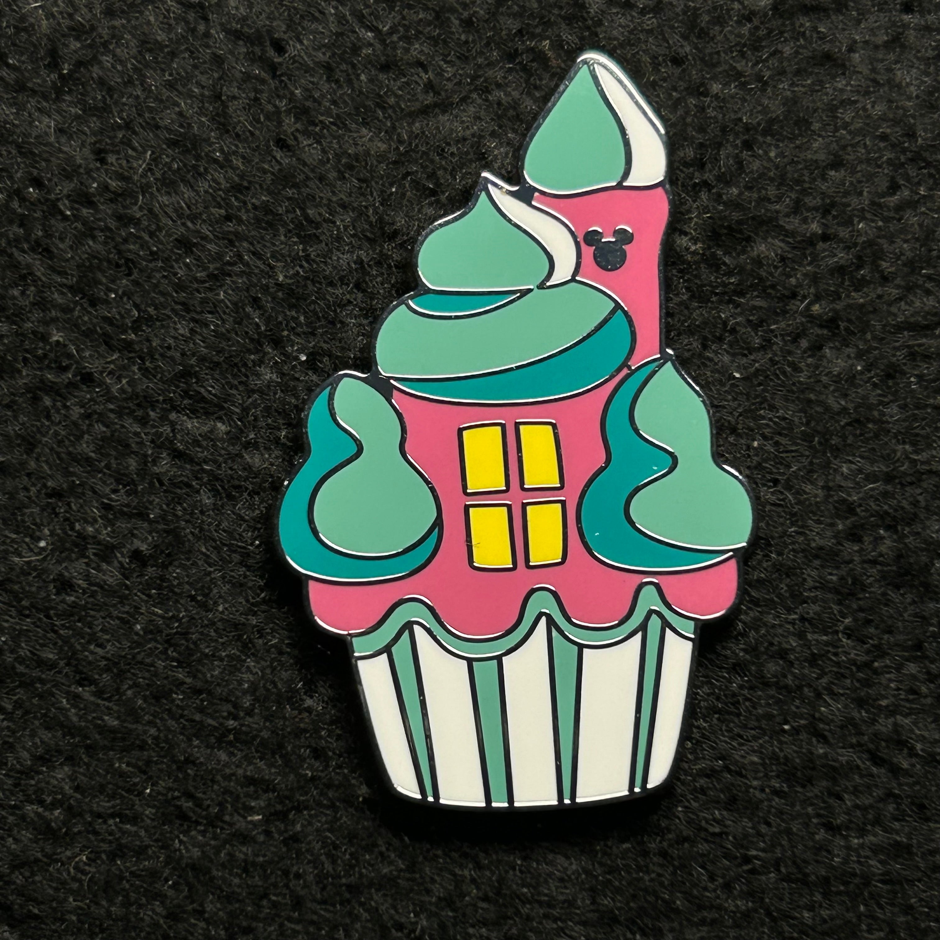 2025 - Castle Cupcake - WAVE B - Hidden Mickey - Disney Pin