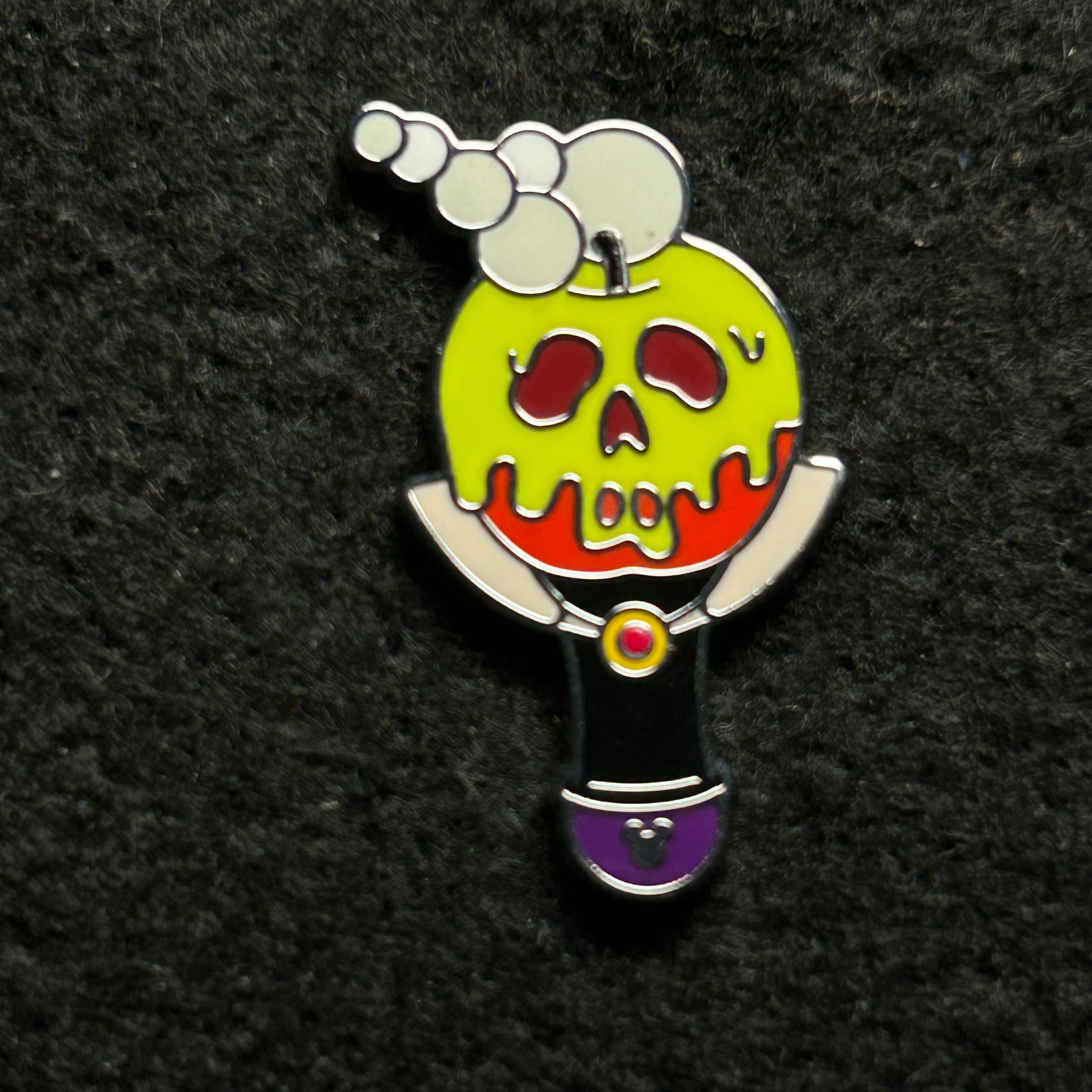 2025 - Evil Queen Bubble Wand - WAVE B CHASER - Hidden Mickey - Disney Pin