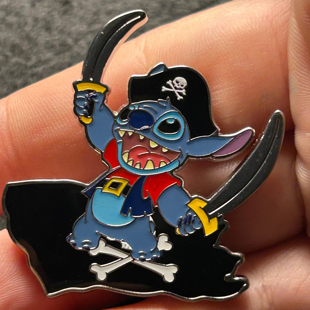 2025 - Pirate Stitch Holding Sword - Lilo and Stitch - Disney Pin