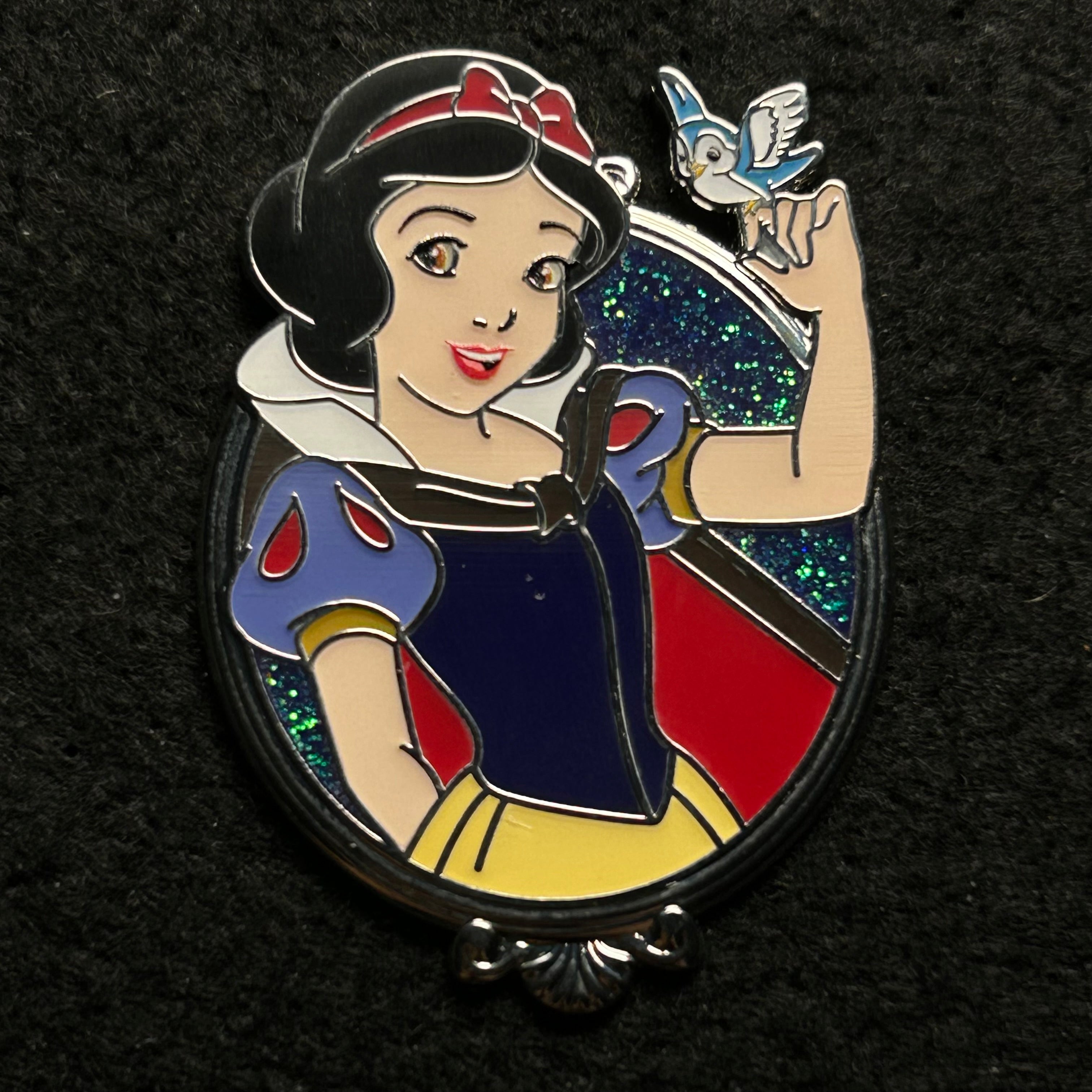 2025 - Snow White Holding Bird - Upper Body - Disney Pin
