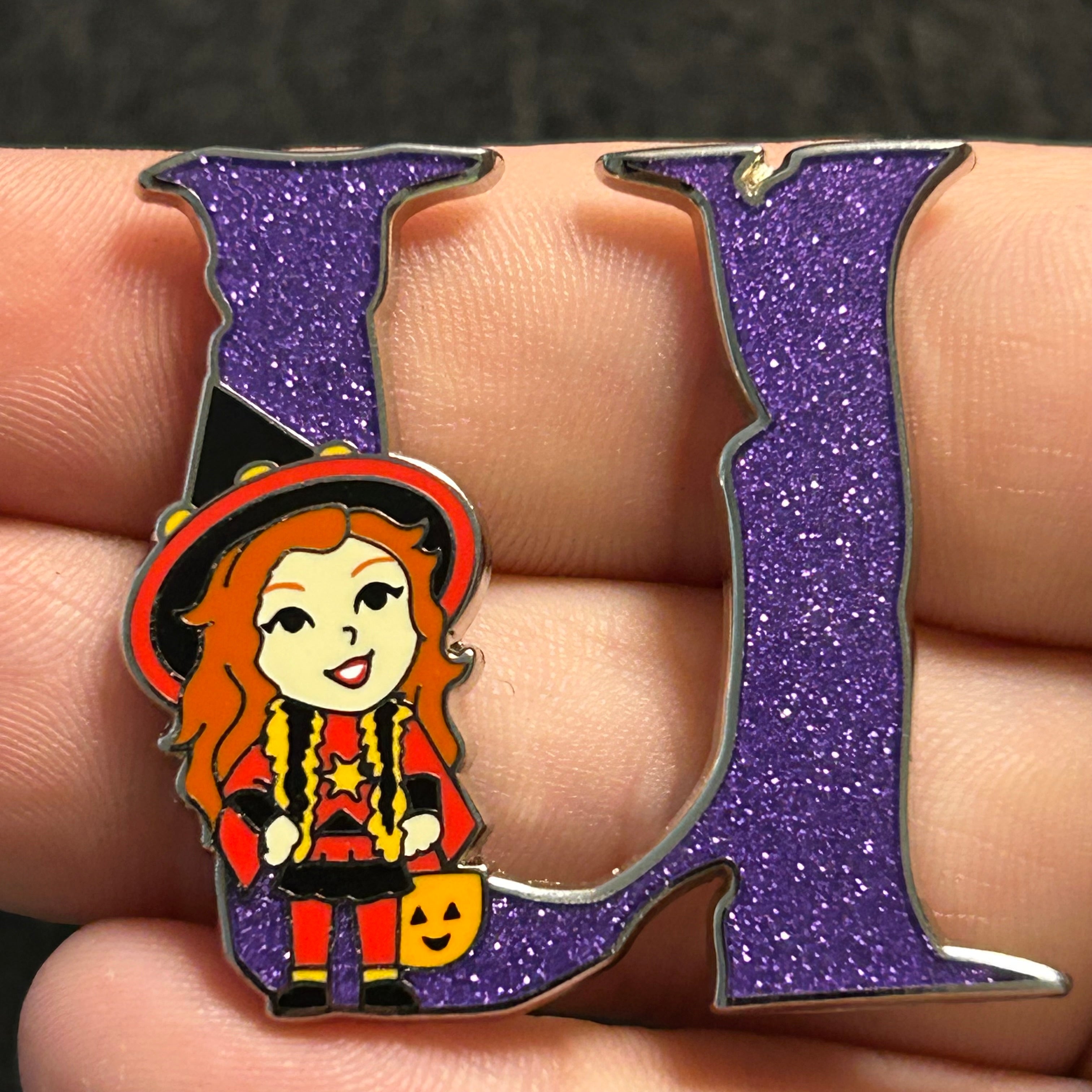 2025 LR - Hocus Pocus "U" -  Hocus Pocus - Disney Pin