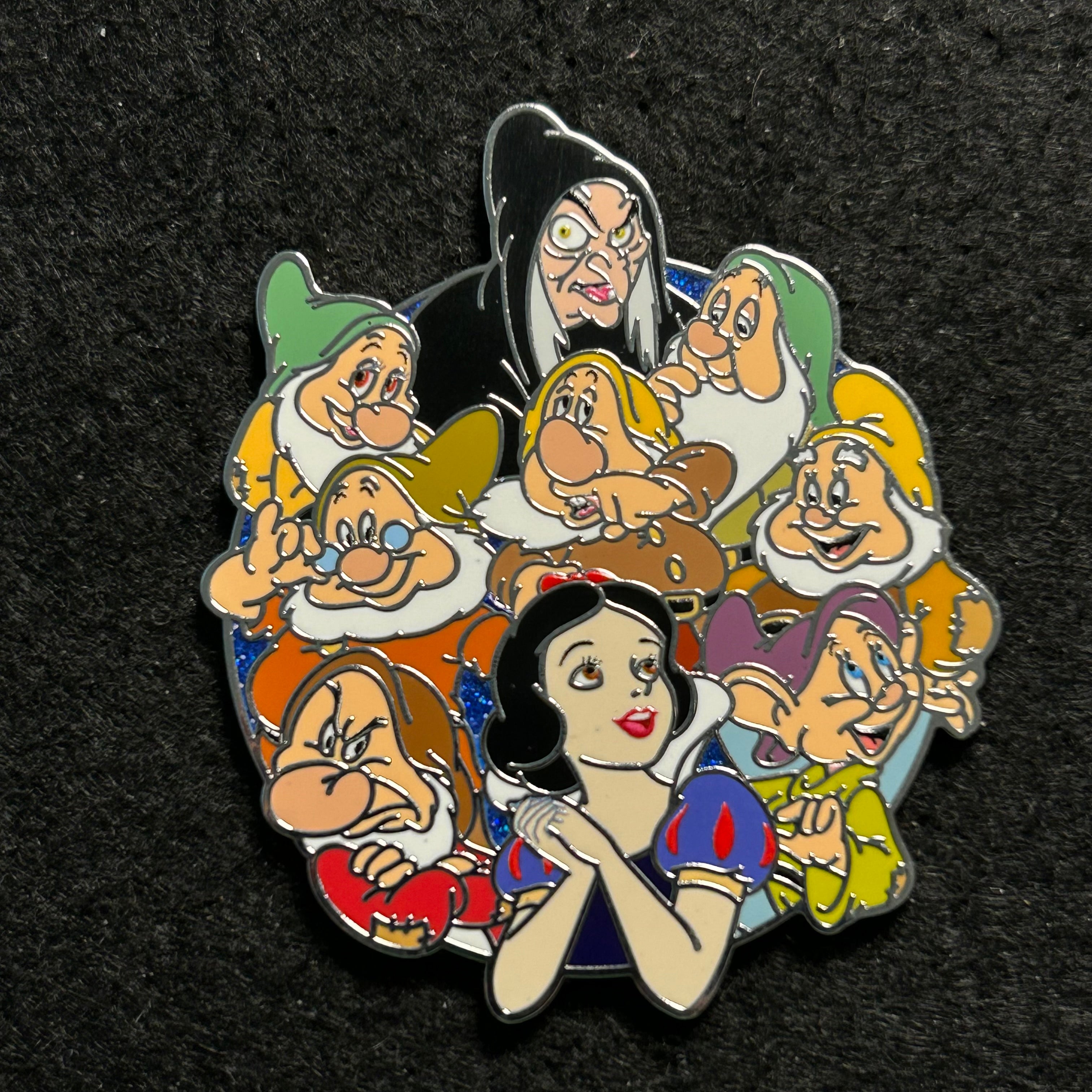 2025 - Snow White and the Seven Dwarves Cluster - Disney Pin