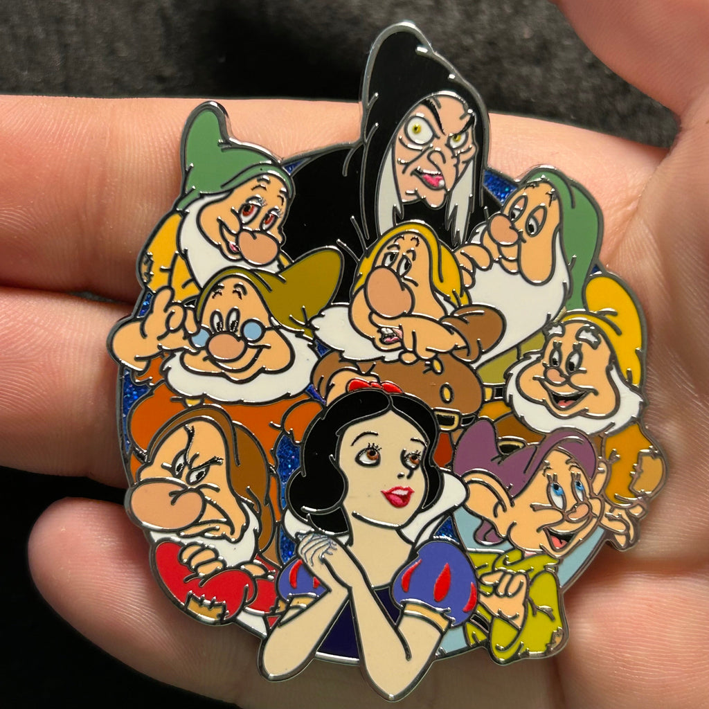 2025 - Snow White and the Seven Dwarves Cluster - Disney Pin
