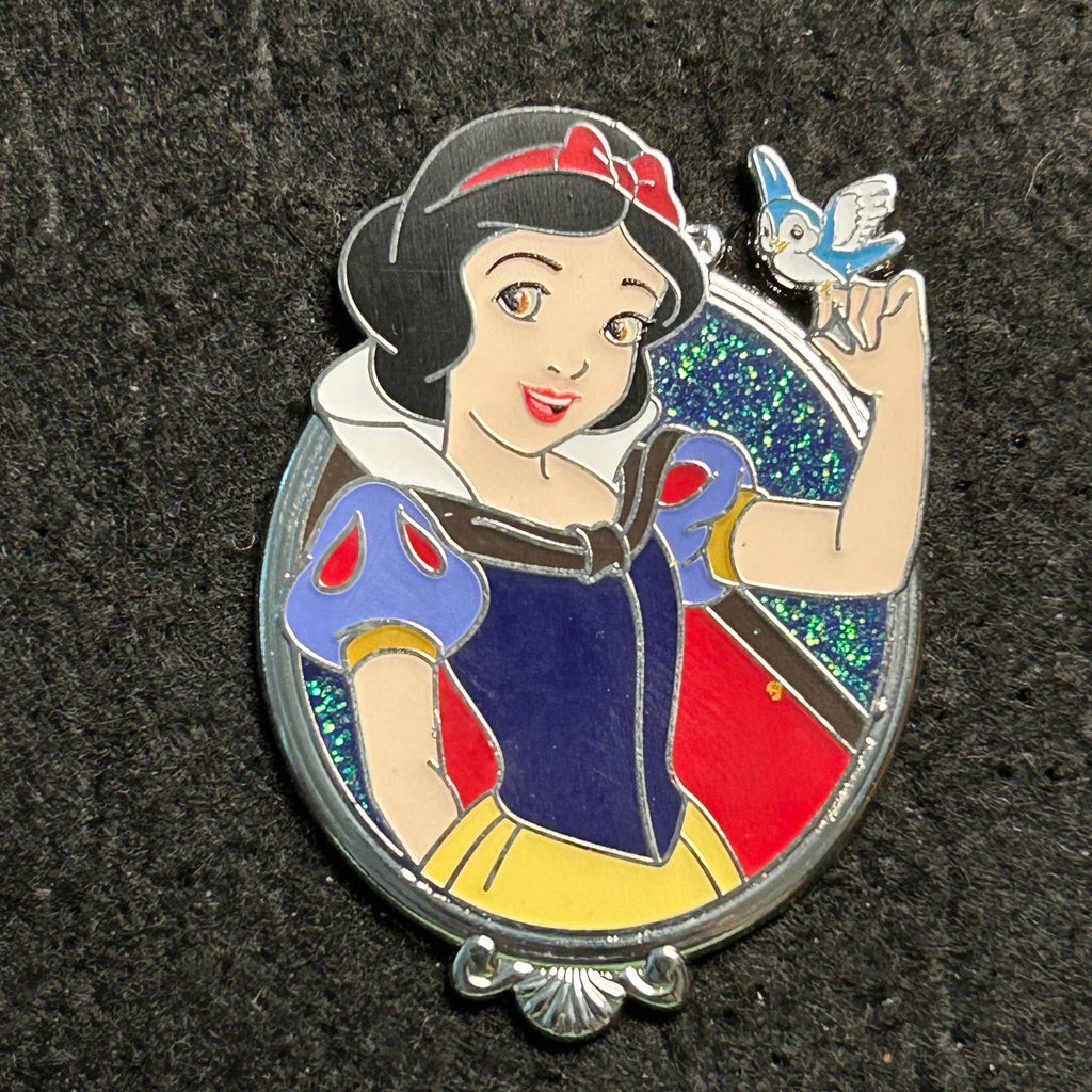 2025 - Snow White with Bird - Snow White and the Seven Dwarves - Princess - Disney Pin