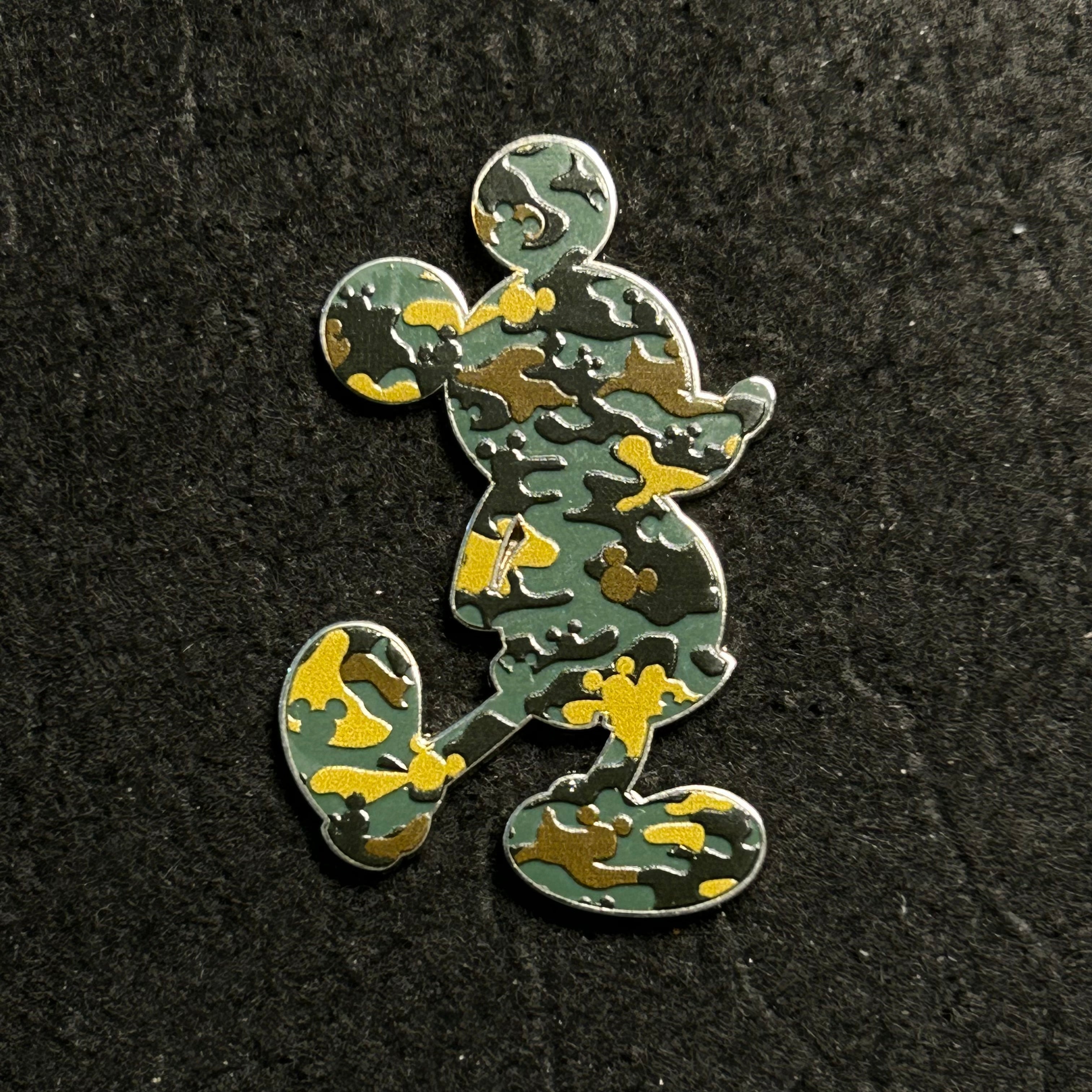 2025 - Camouflage Mickey - Full Body - Disney Pin