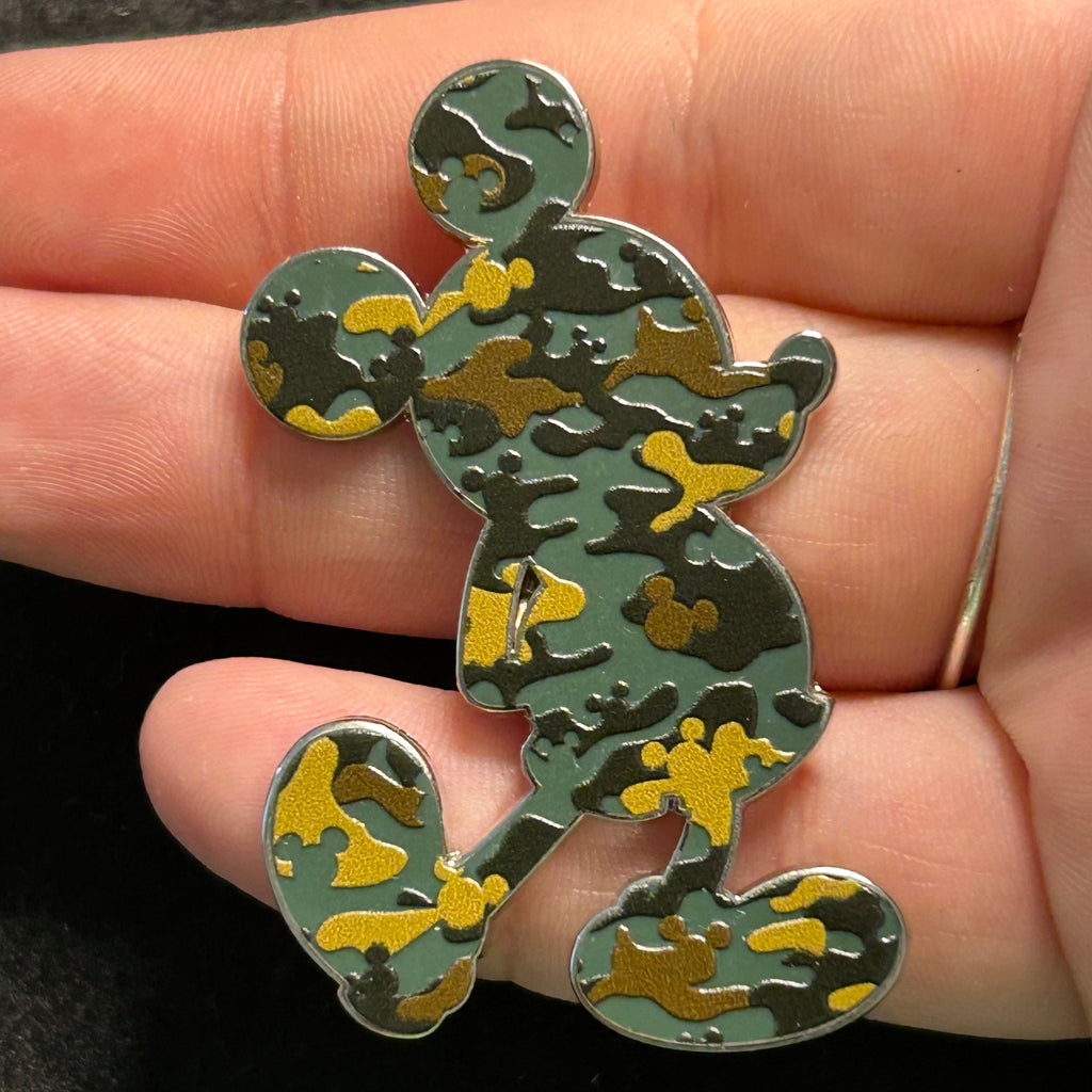2025 - Camouflage Mickey - Full Body - Disney Pin