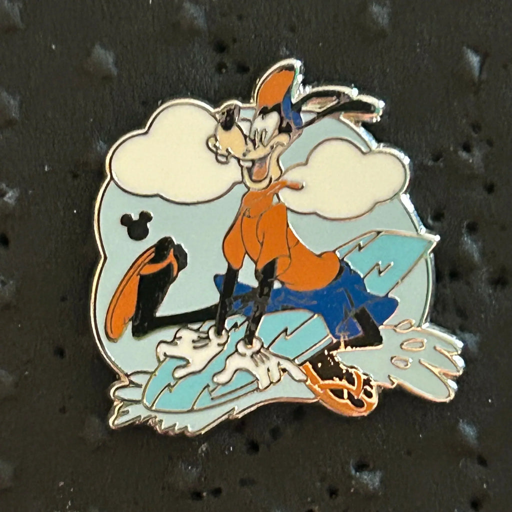2020 - Goofy - DLR - Surfing on a Wave - Hidden Mickey - Disney Pin