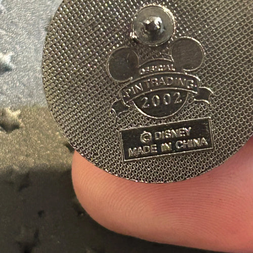 2002 - Mickey Mouse - Cross U - Disney Pin