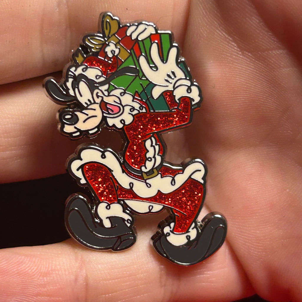 2025 - Goofy Dressed as Santa with Presents - Disney Pin