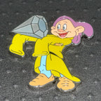 2024 - Dopey - Holding Jewel - Snow White - Disney Pin