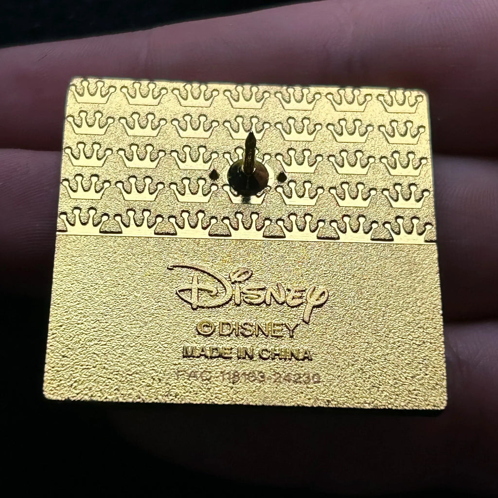 2024 - Daisy Duck - Loungefly - Mickey and Friends - Artwork - Mystery Pin