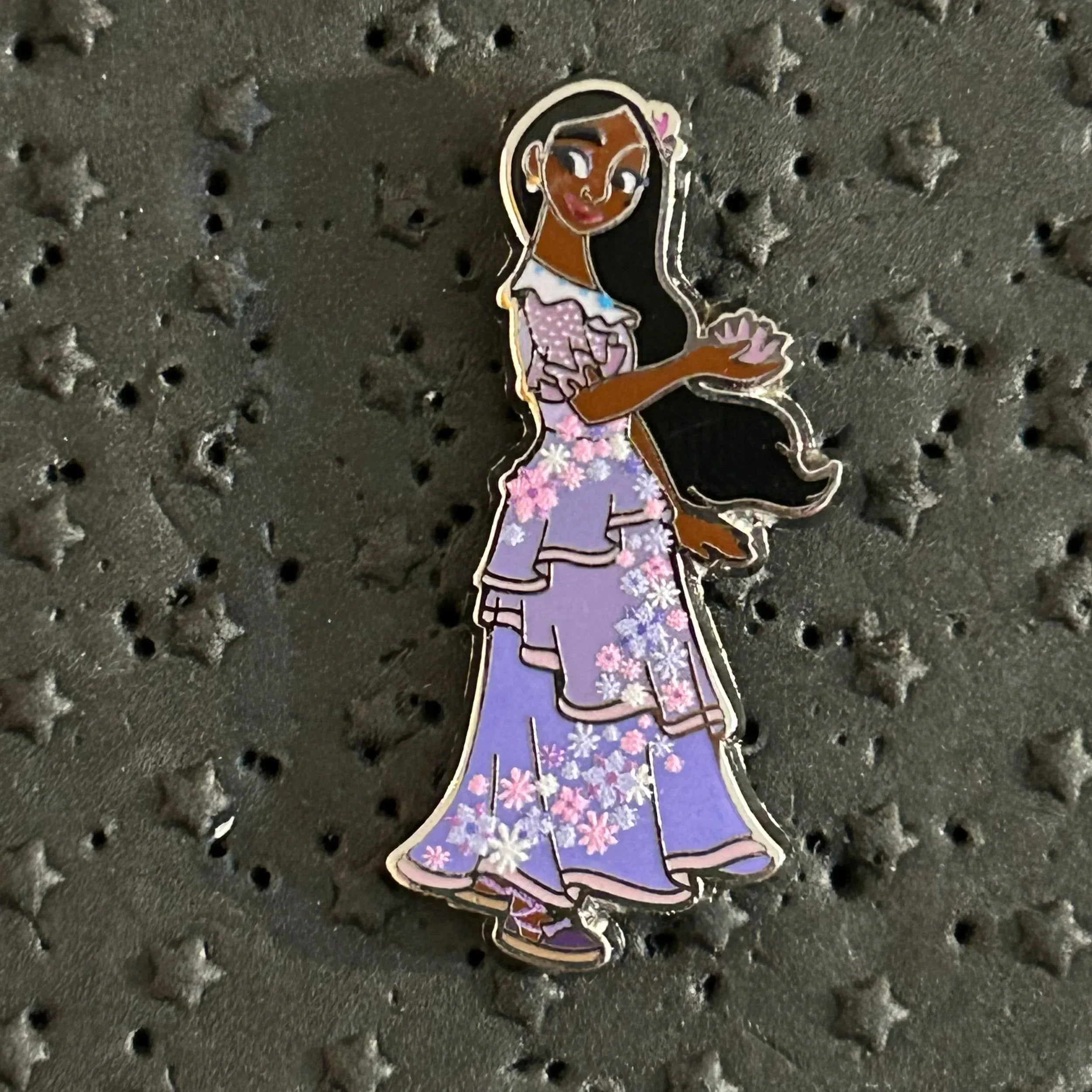 2021 - Isabella Madrigal - Encanto - Mystery Pin