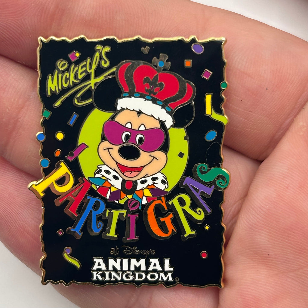 2003 -  LE 2,000 - Mickey Mardi Gras - Disney Pin *signed by artist*