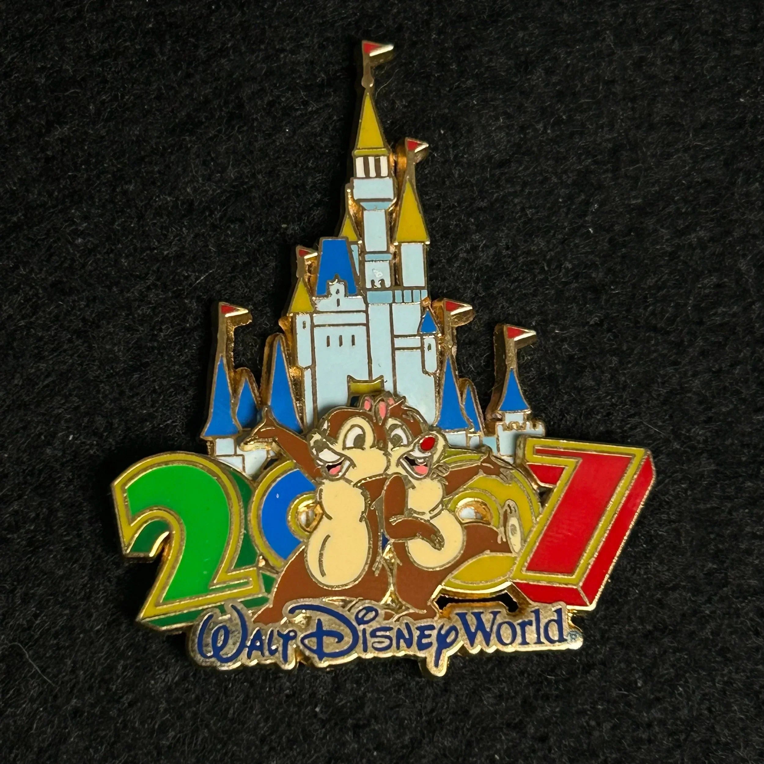 2007 - Chip and Dale - Castle - WDW - Pin on Pin