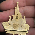 2007 - Chip and Dale - Castle - WDW - Pin on Pin