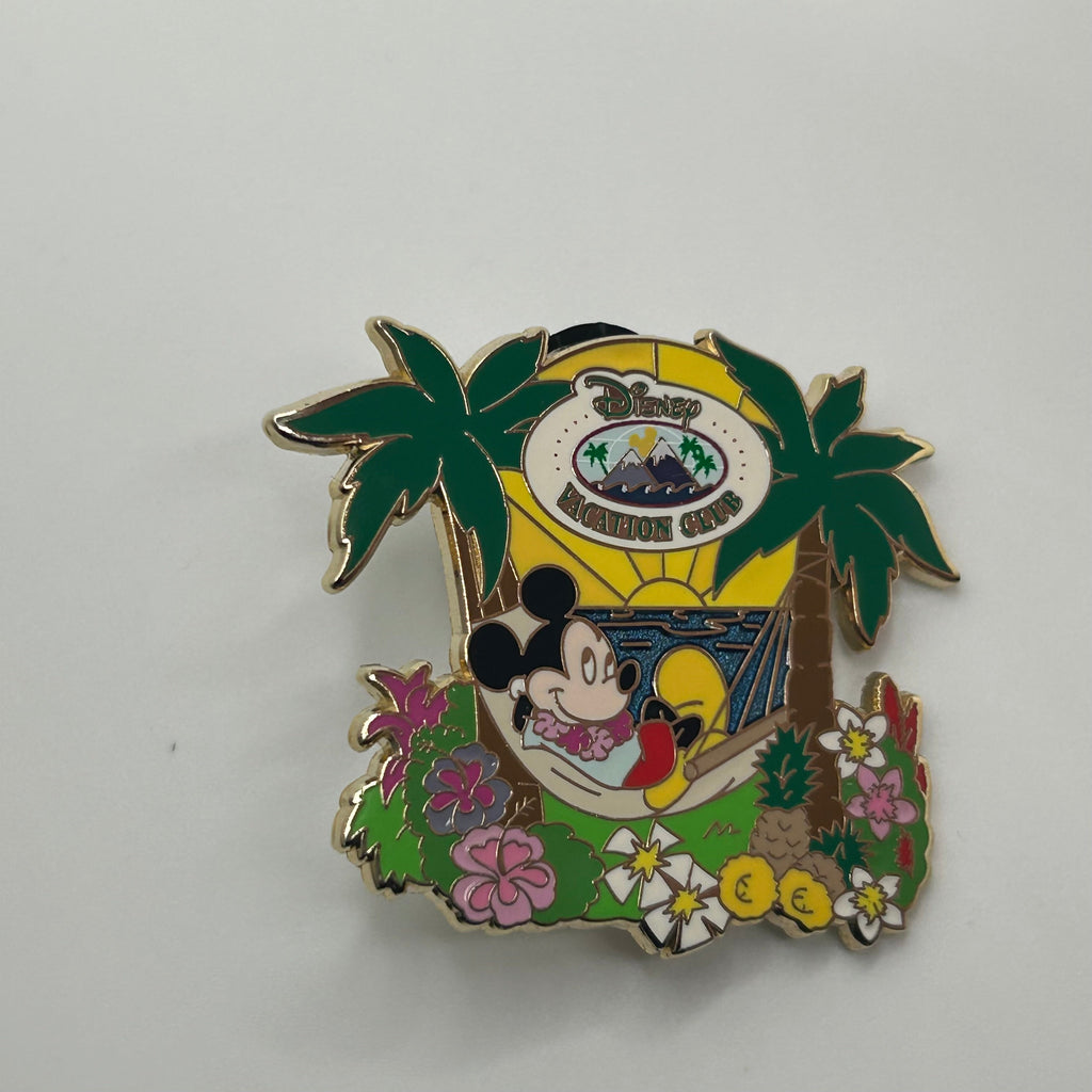 2010 - DVC - Mickey Mouse on Beach - Disney Pin