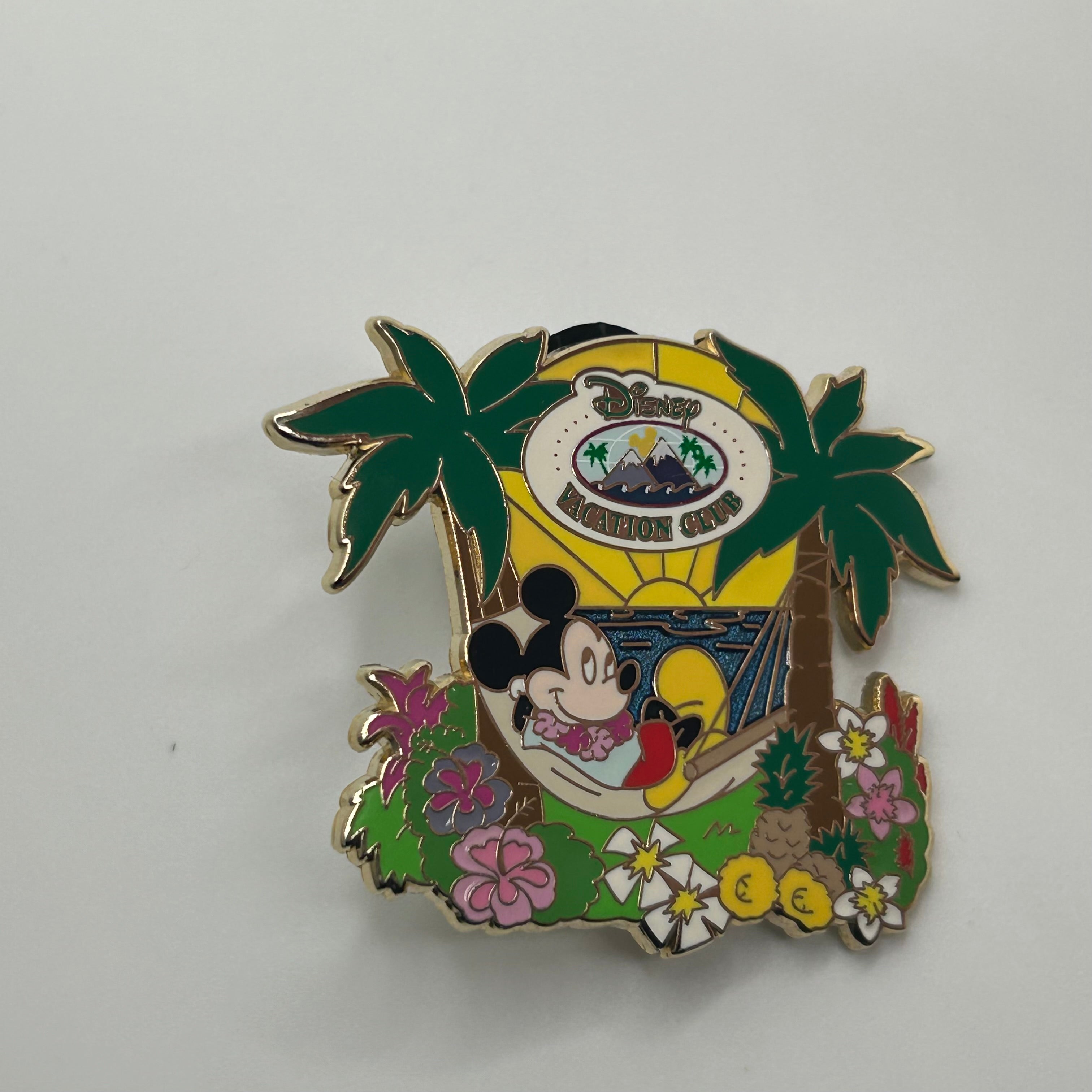 2010 - DVC - Mickey Mouse on Beach - Disney Pin