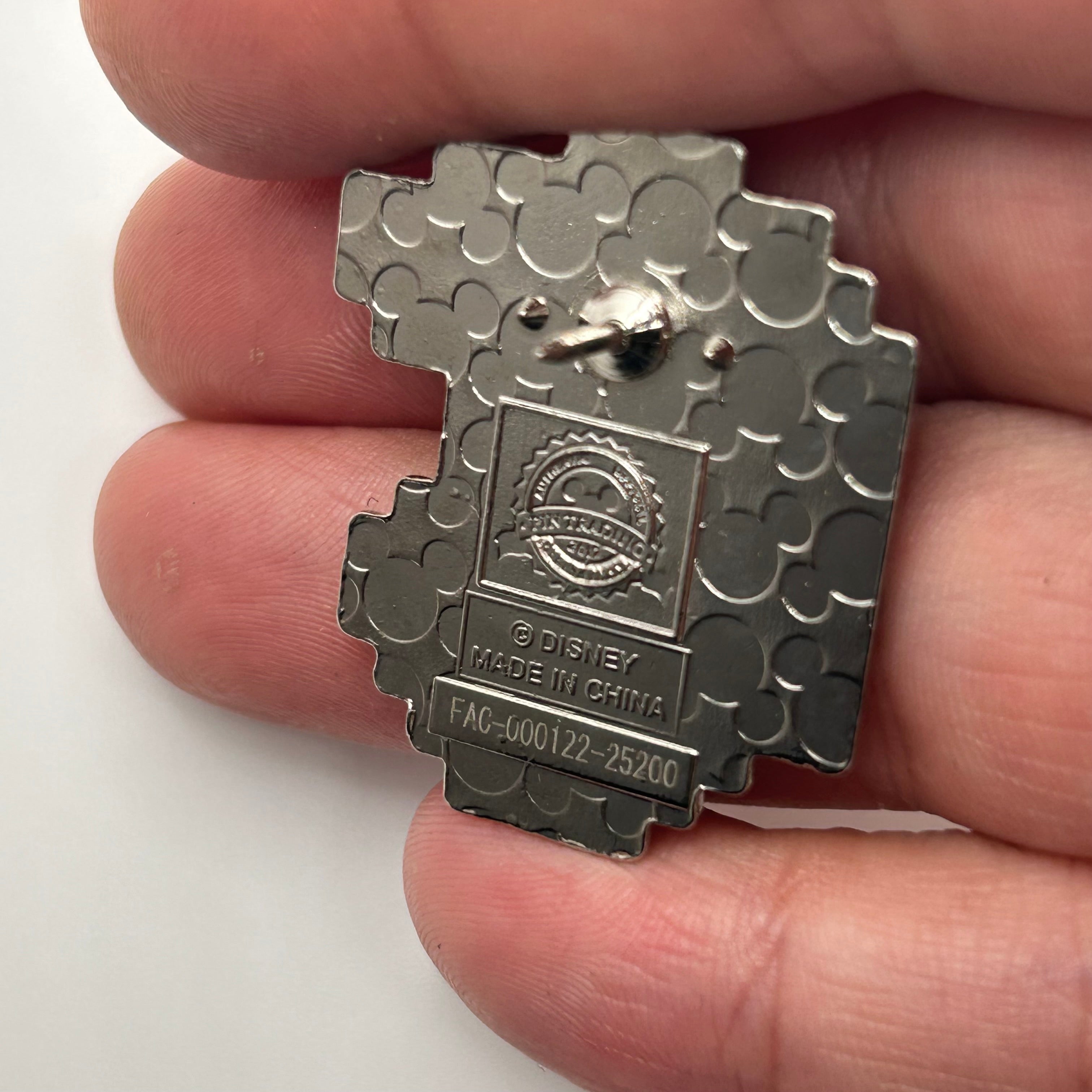 2019  - Fix it Felix - Wreck it Ralph - Pixel - Disney Pin