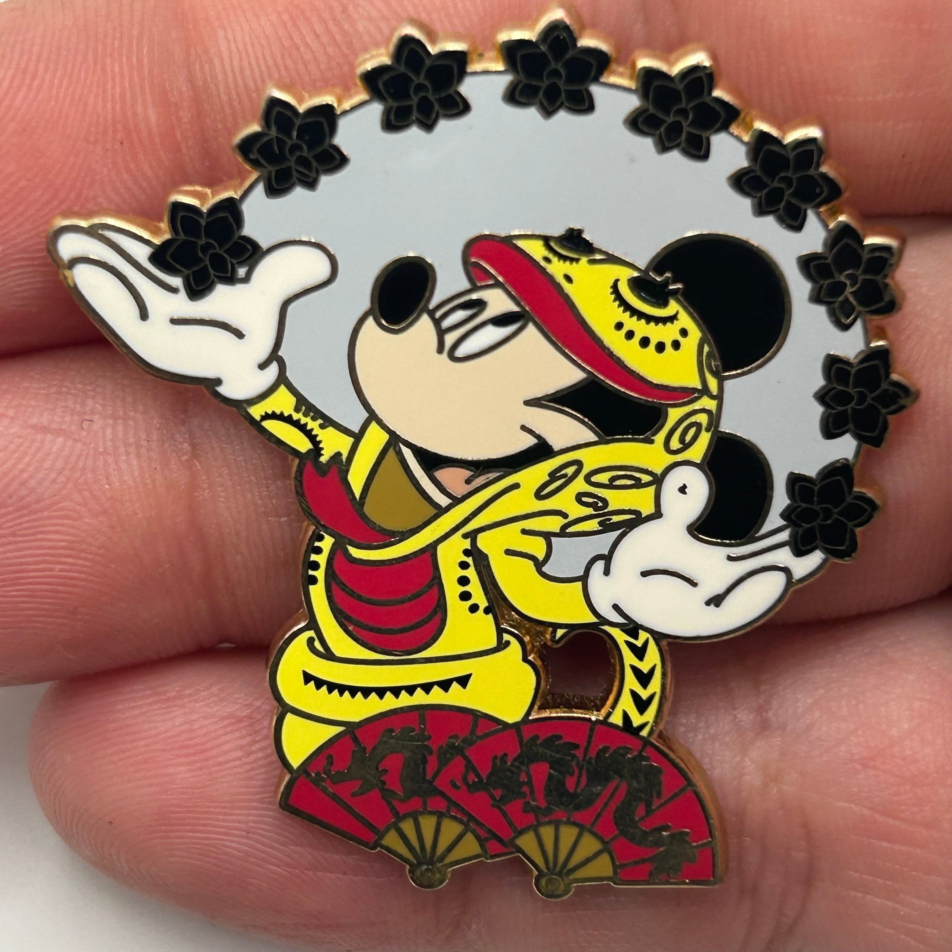 2022 - LR - Mickey Mouse - China - Disney Pin