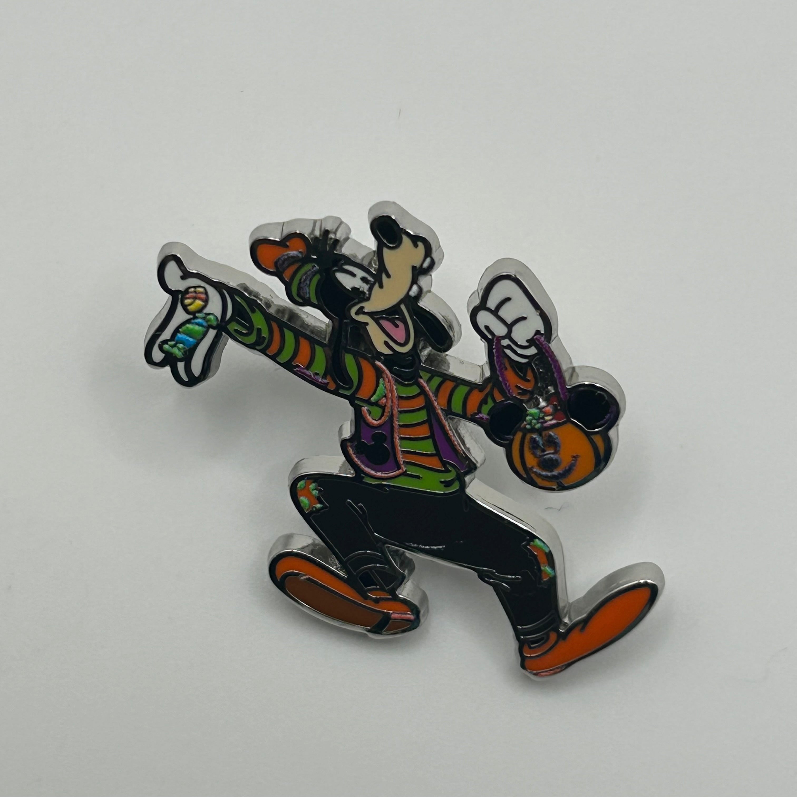 2025 - DL  - Goofy Halloween - Hidden Mickey - Disney Pin