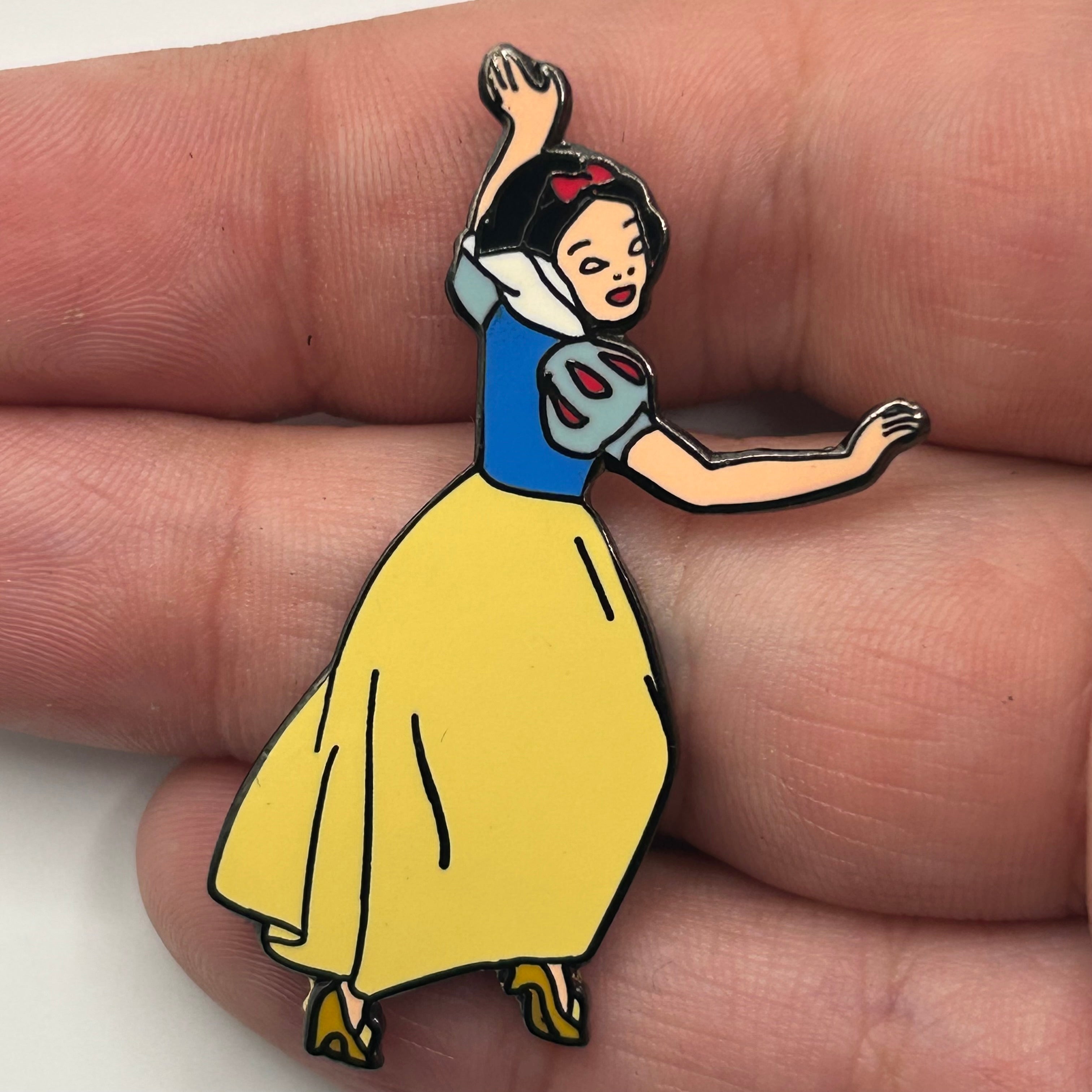 Vintage  - Snow White - Full Body - Disney Pin