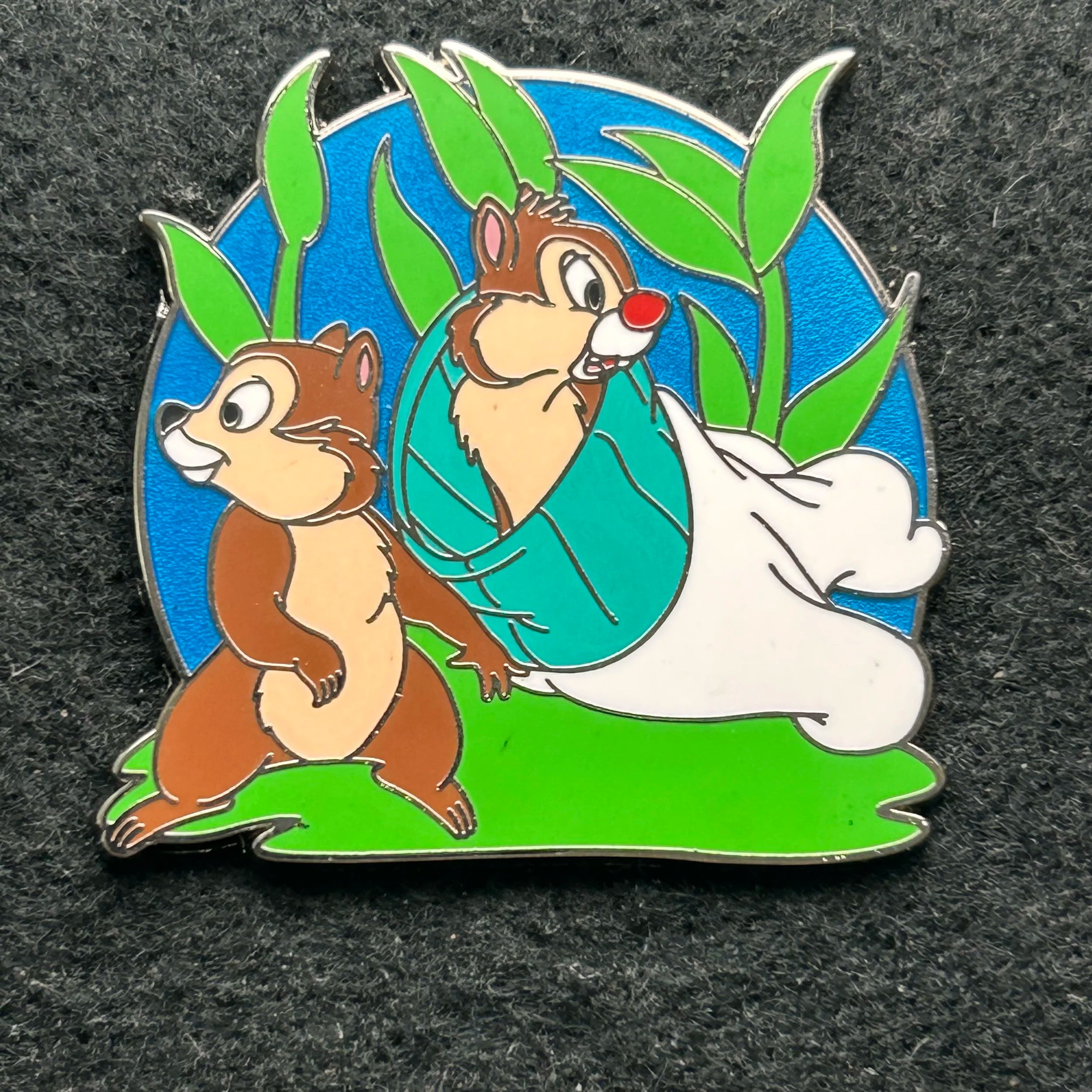 2025 - Chip and Dale - In Glove - In Grass - Disney Pin