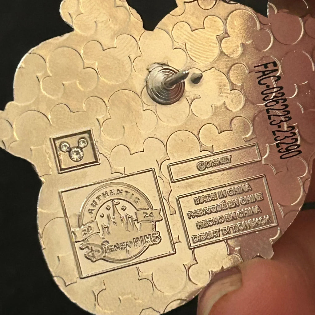 2024 - Chicken Little - Fish Out Of Water - Foam Fingers - Disney Pin