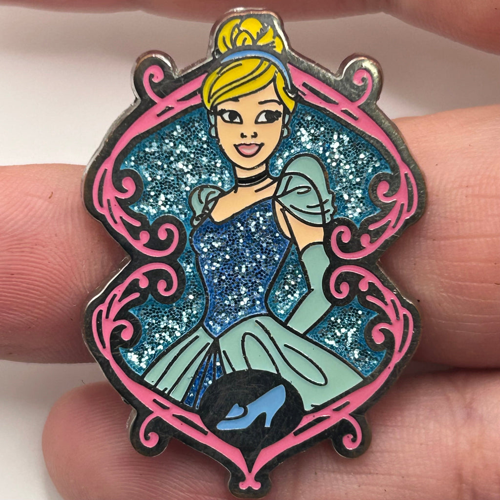 2018 - Cinderella - Glitter Crest - Disney Pin