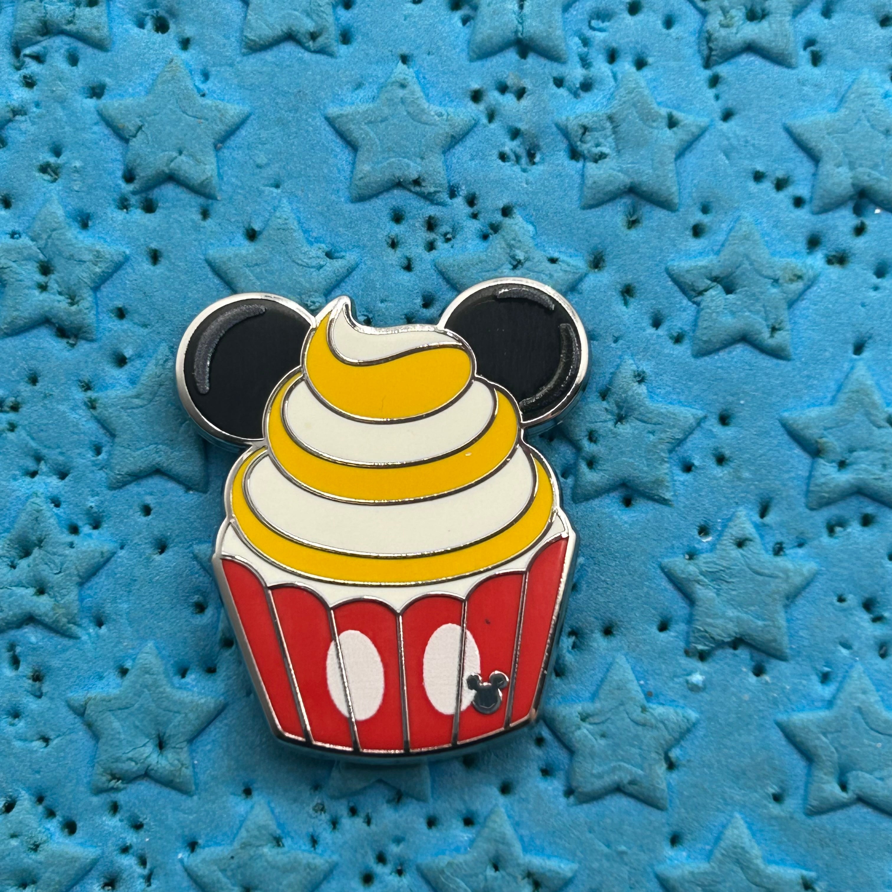 2026 - Mickey Mouse - Cupcake - Hidden Disney - Disney Pin (Copy)