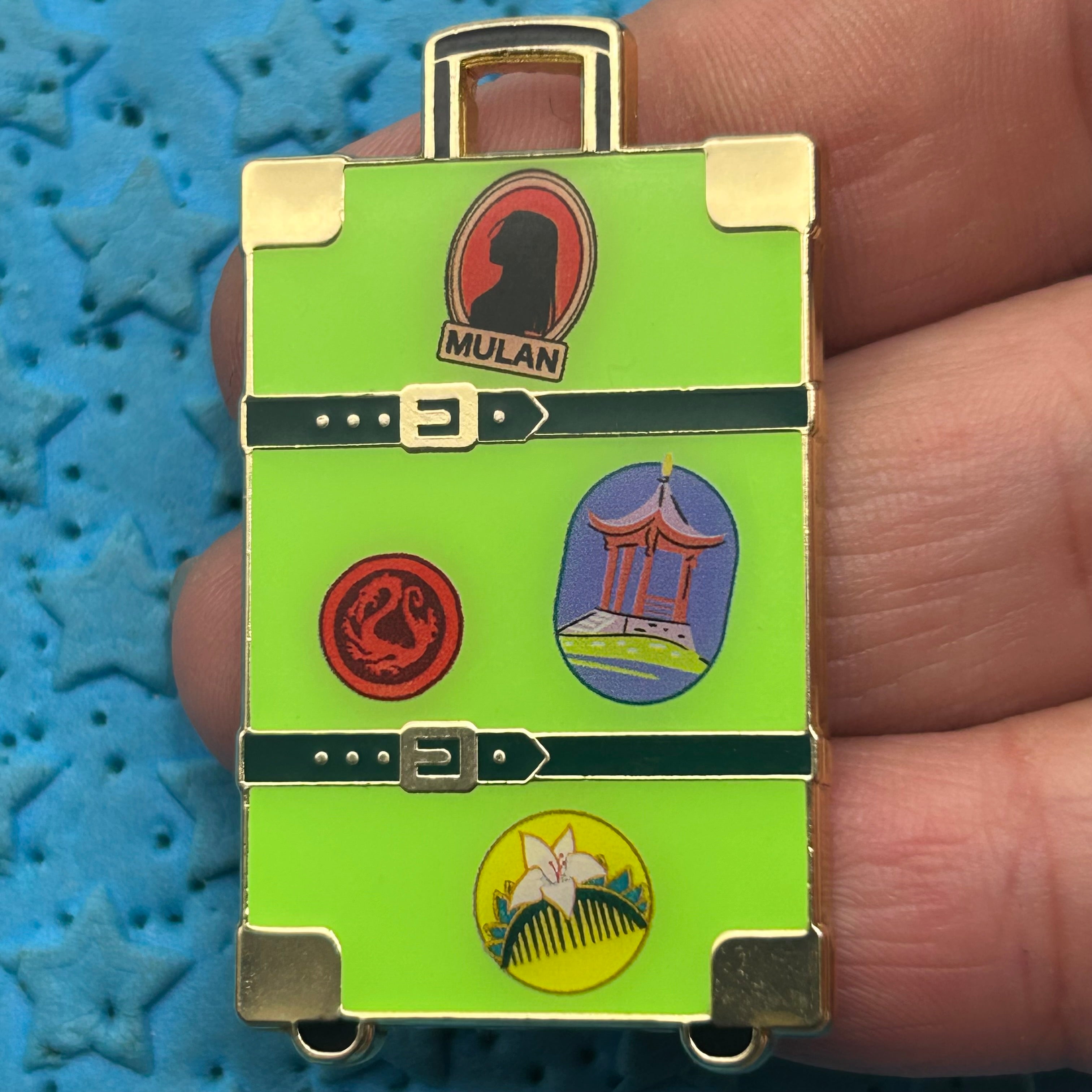 Loungefly - Mulan - Princess Suitcase - Blind Box Series - Disney Pin