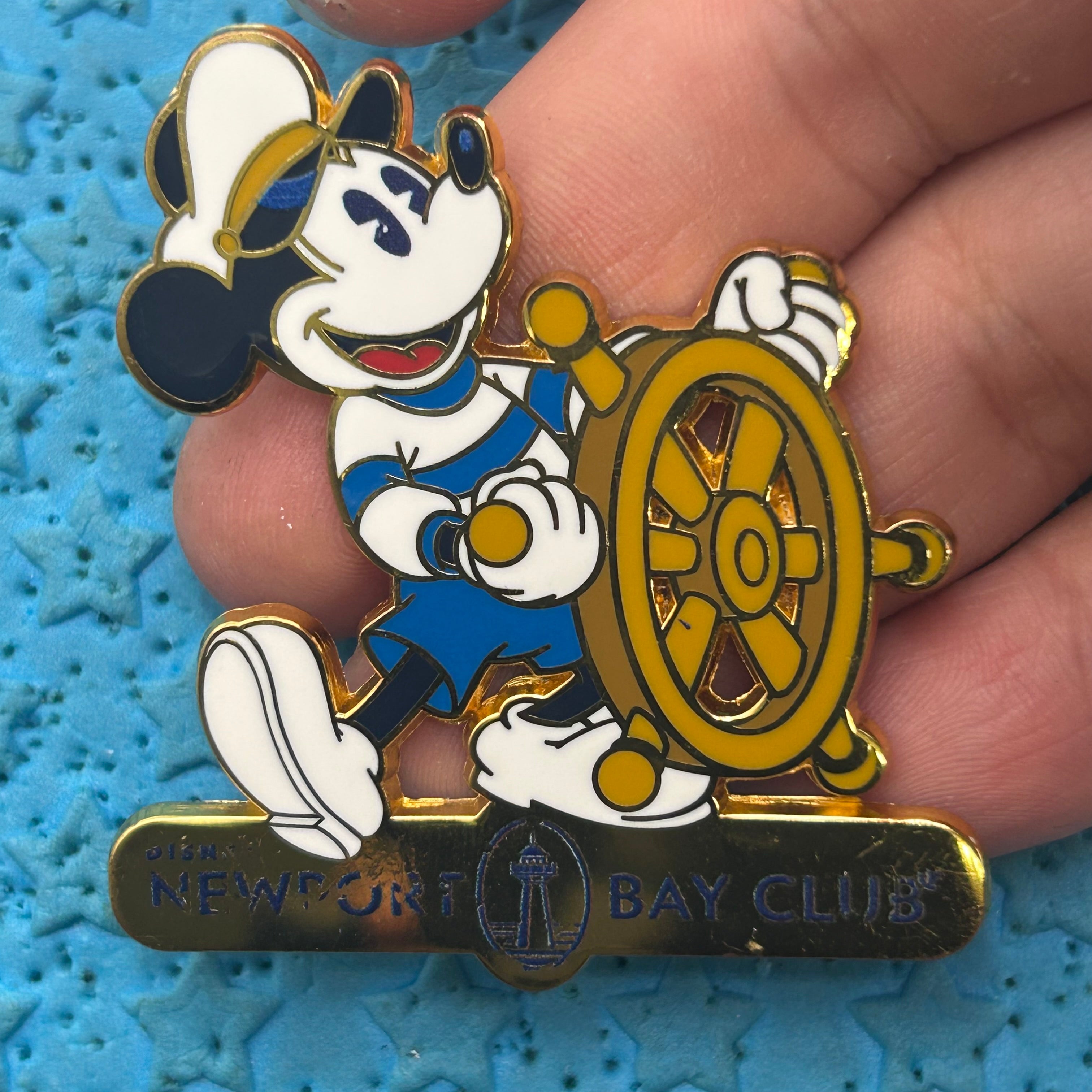 2023 - Mickey - Newport Bay Club - Disney Pin