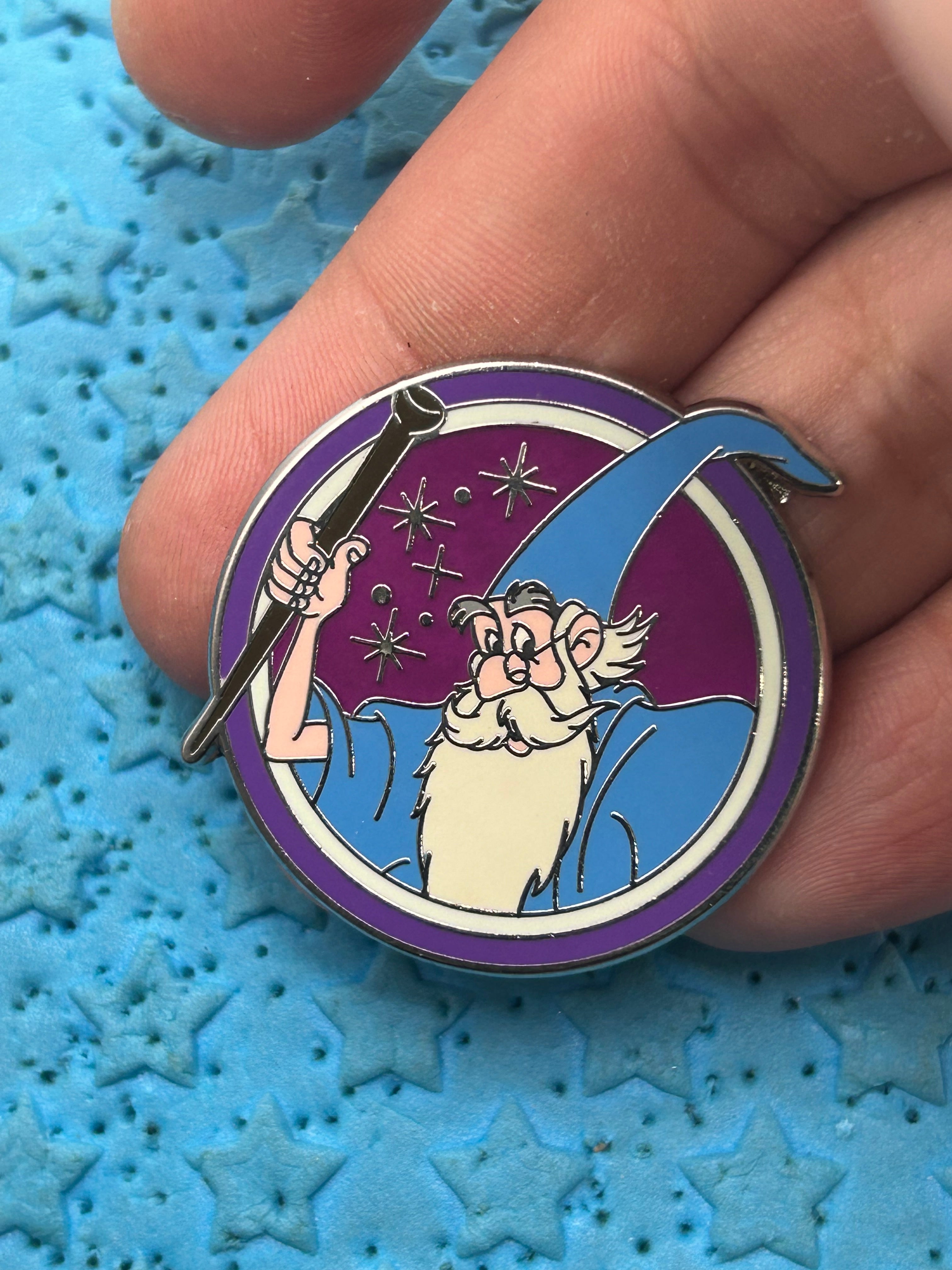 2012 - Merlin - Sword in the Stone - Disney Pin