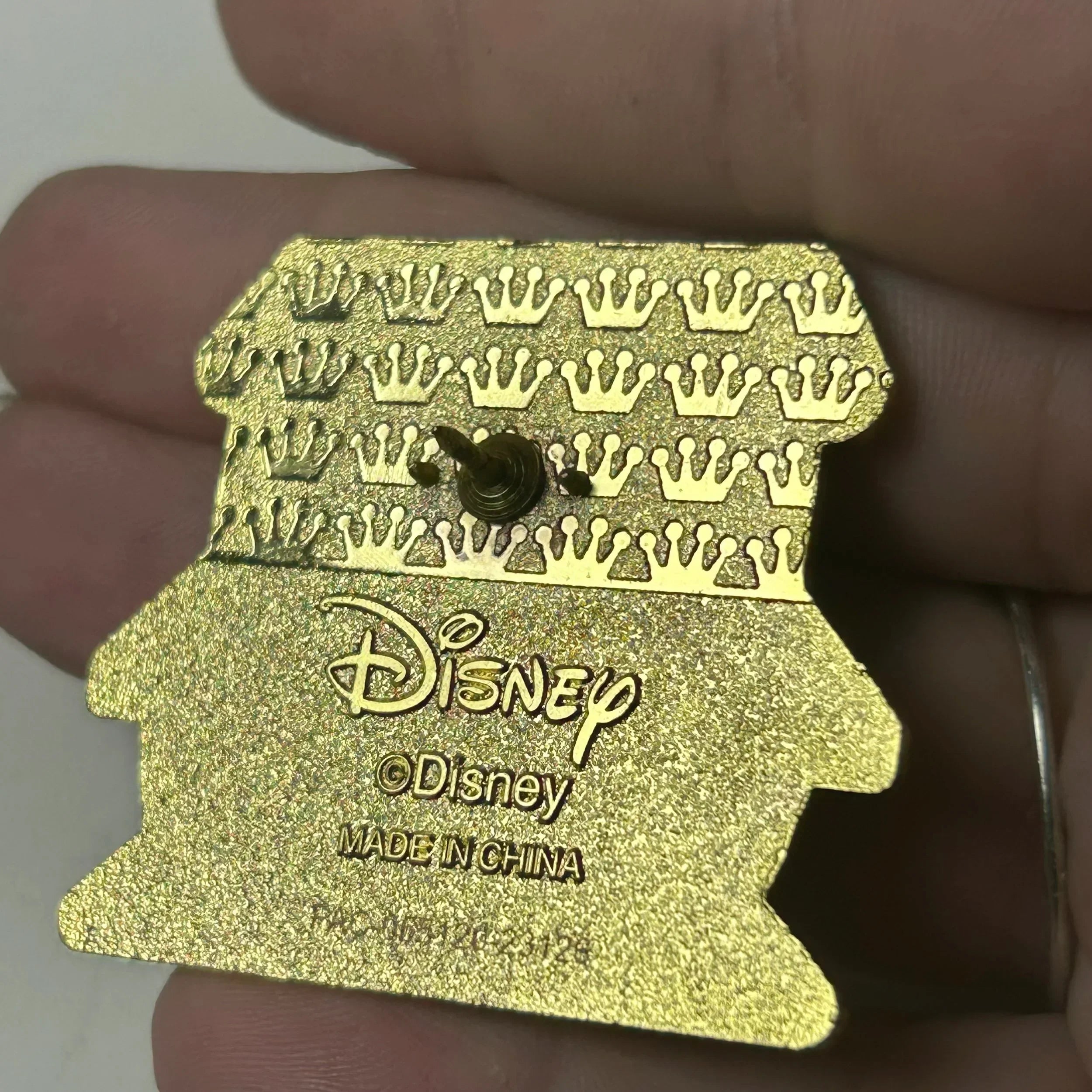 Loungefly - Pluto - Running Past Bone Stand - Mystery Series - Disney Pin