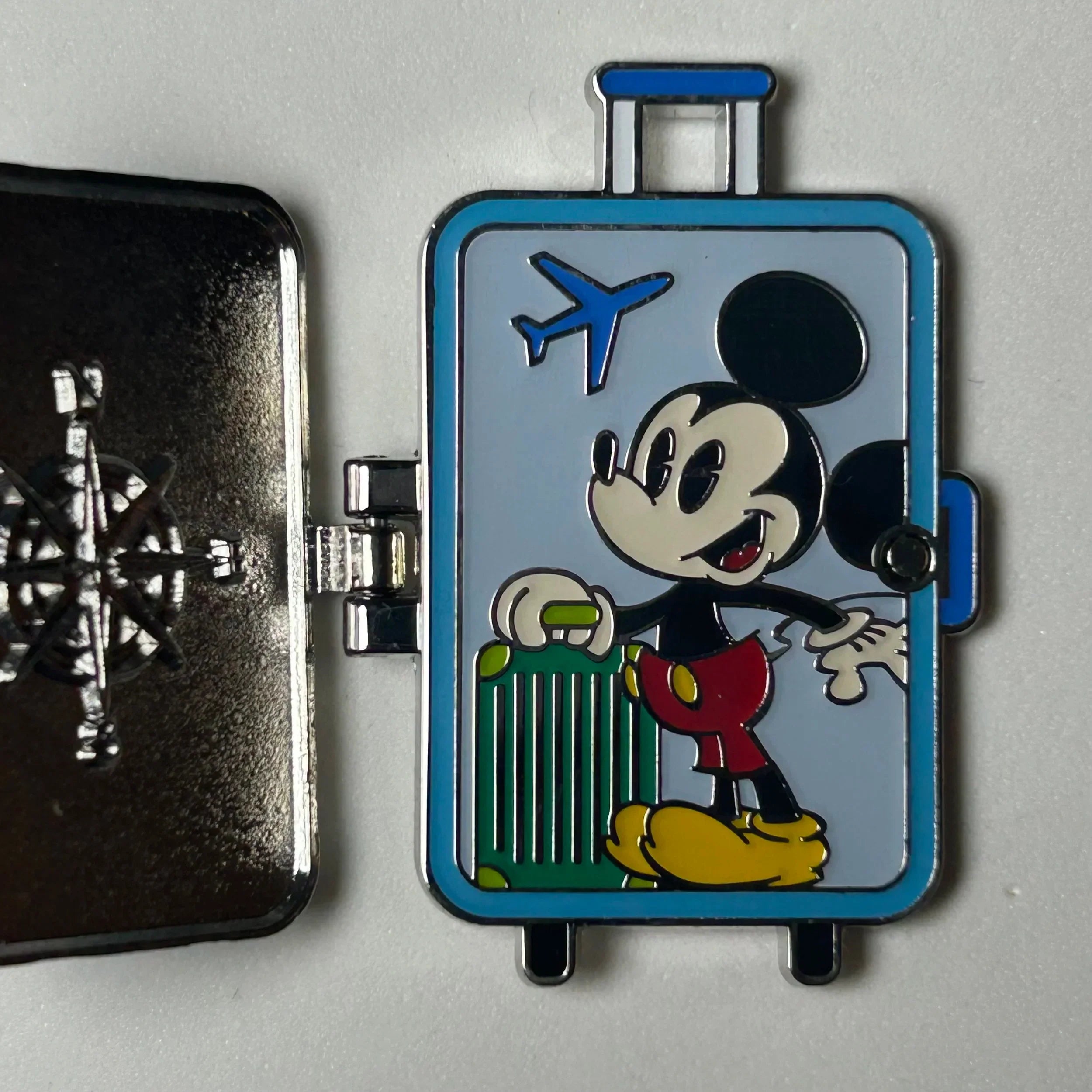 2024 - Mickey Mouse - Suitcase - Hinge - Disney Pin