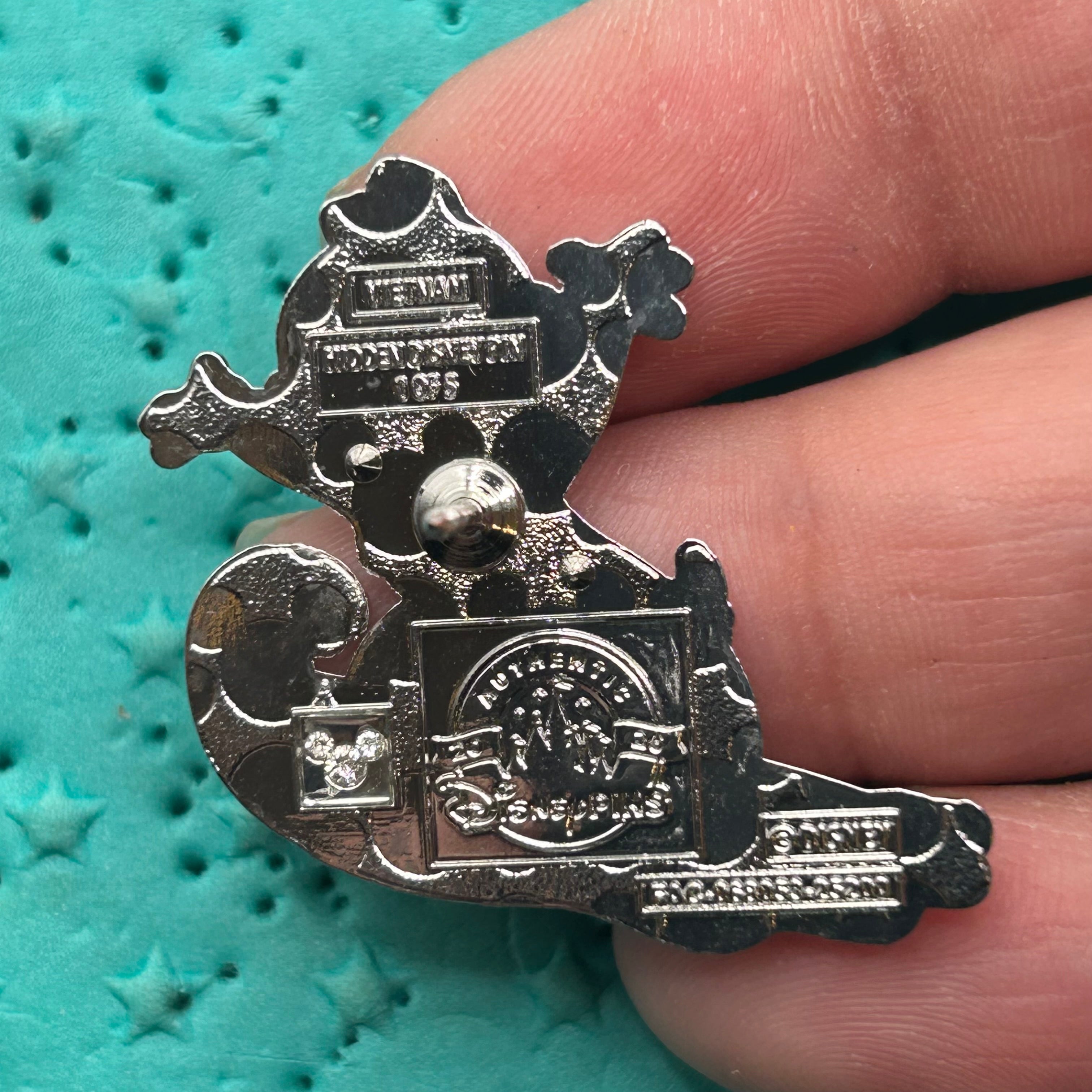 2026 - Chip - WDW - Surfing - Hidden Disney Pin