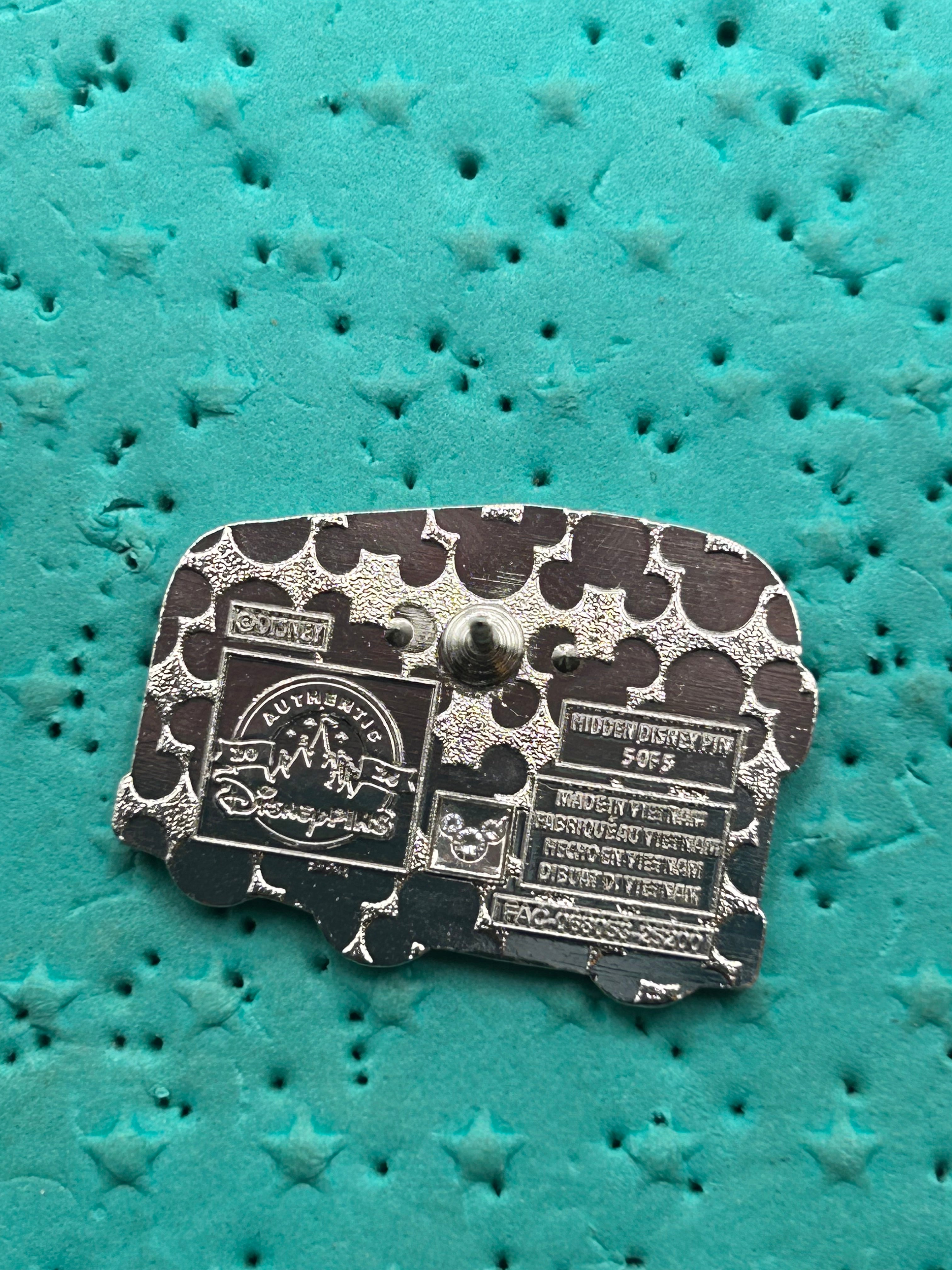 2026 - Mickey Mouse - Bus - Hidden Disney - Disney Pin