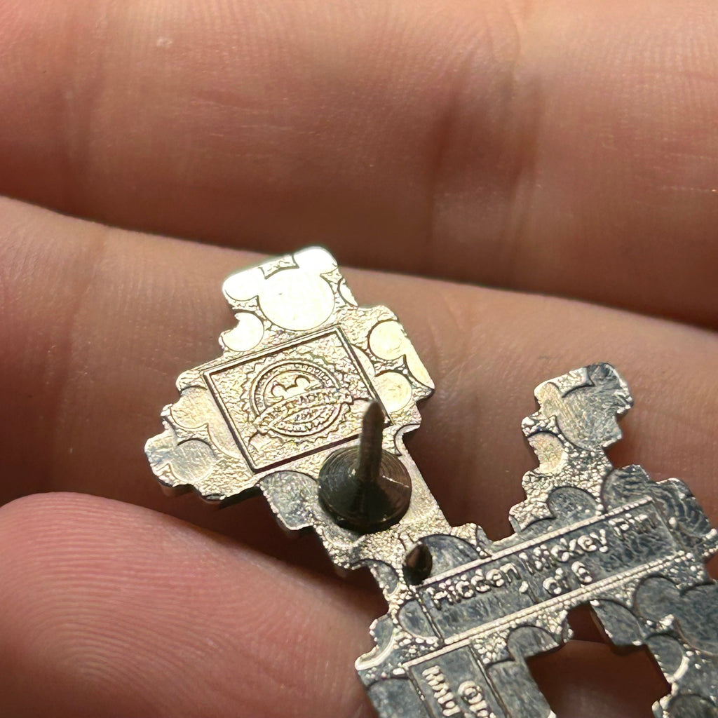 2019 - Kuzco Llama - Pixel series - Hidden Disney - Disney Pin